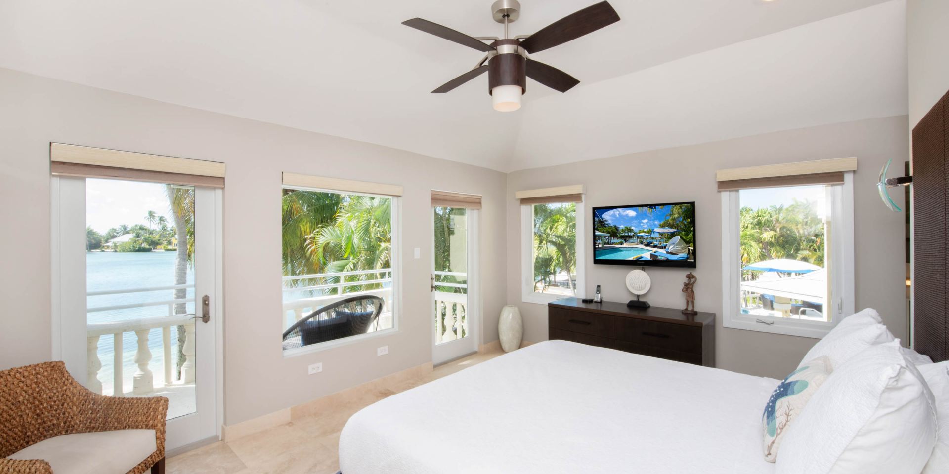 Villa Kaiku + Guesthouse