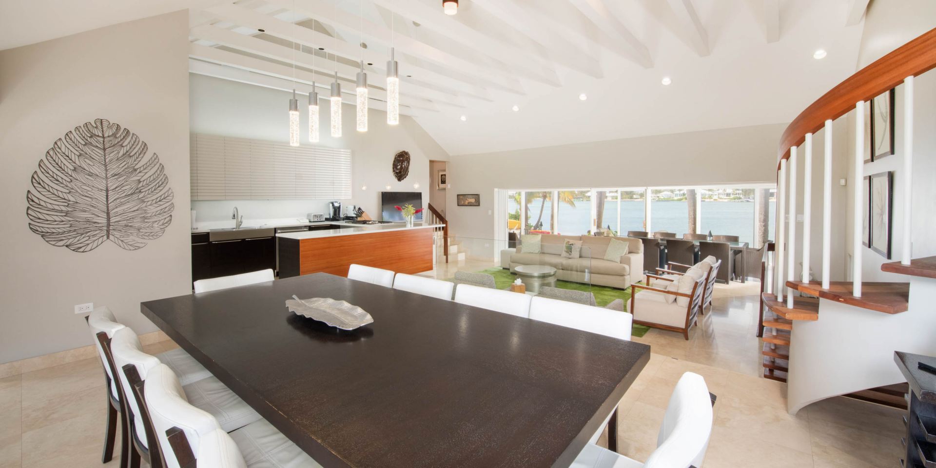 Villa Kaiku + Guesthouse