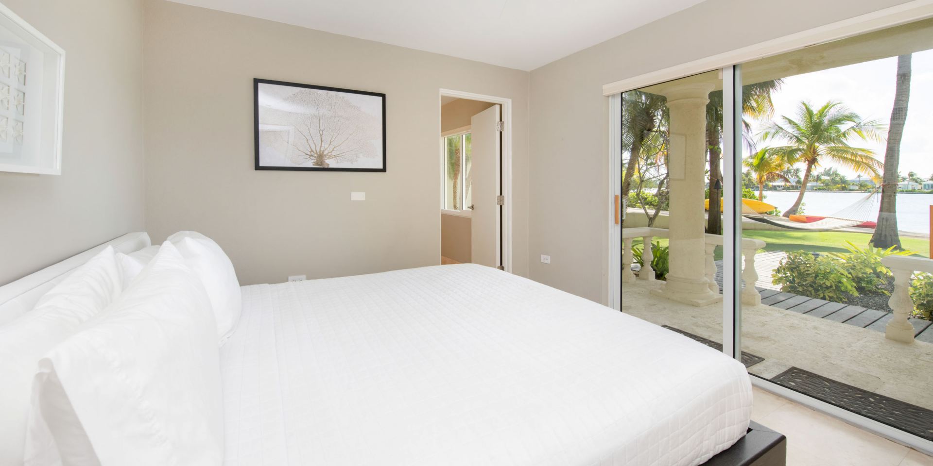 Villa Kaiku + Guesthouse