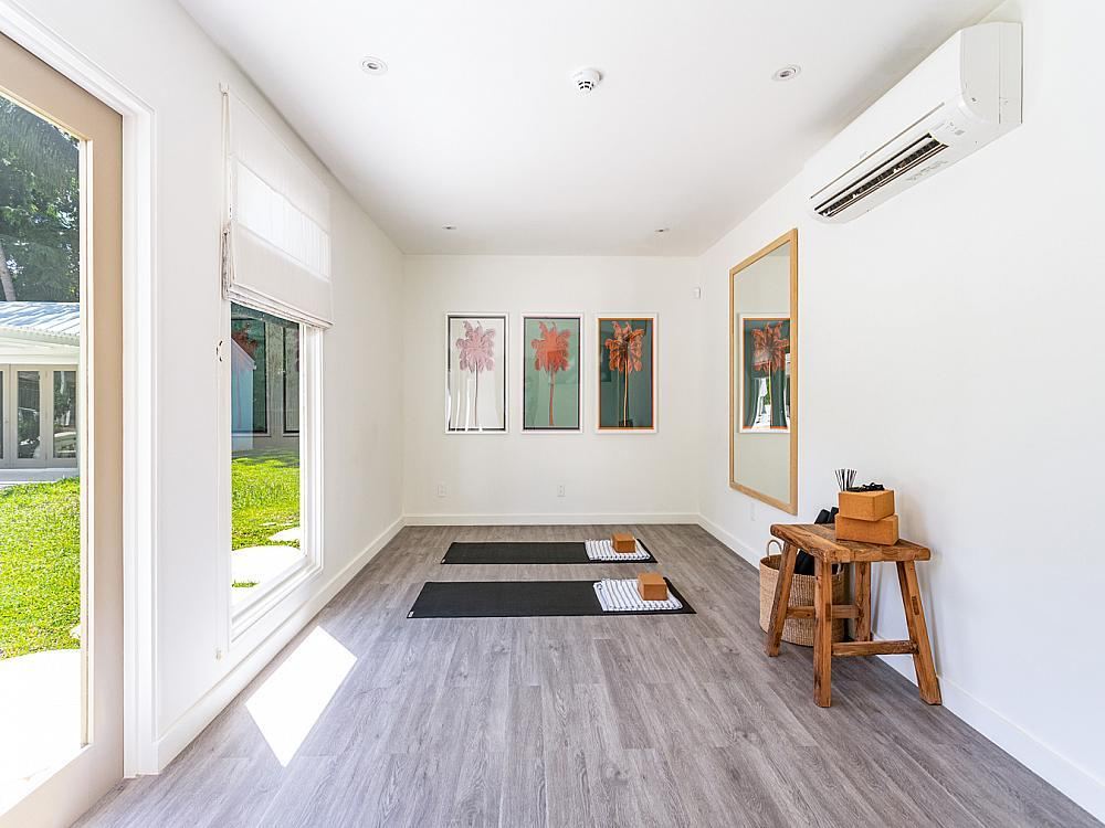 Honeycomb House - Queens Fort