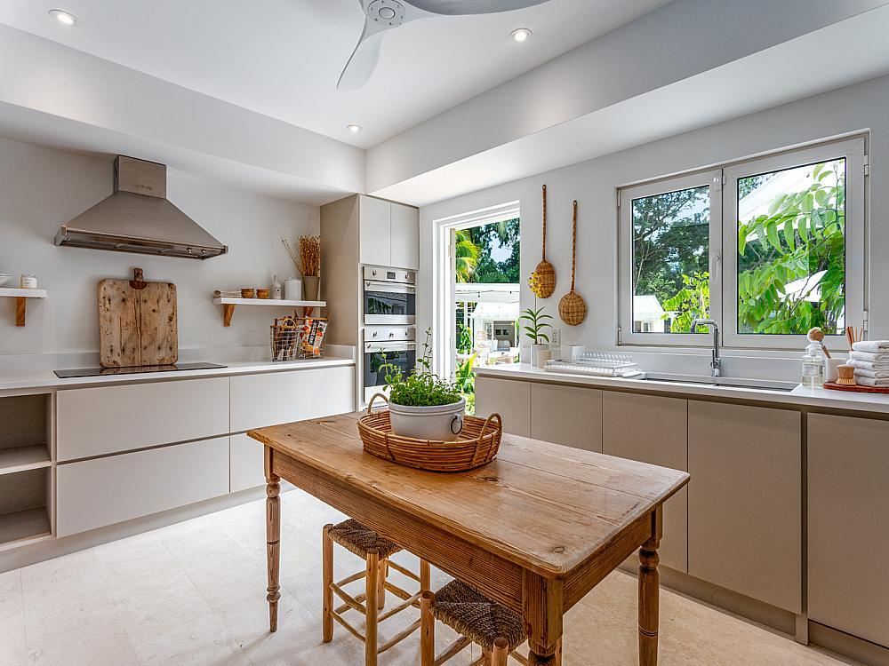 Honeycomb House - Queens Fort