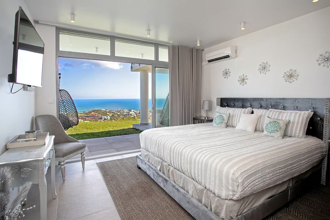 Villa Five Minutes More