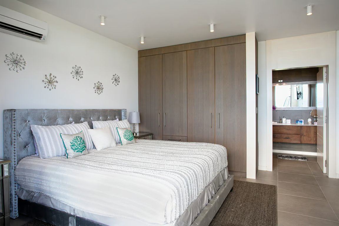 Villa Five Minutes More