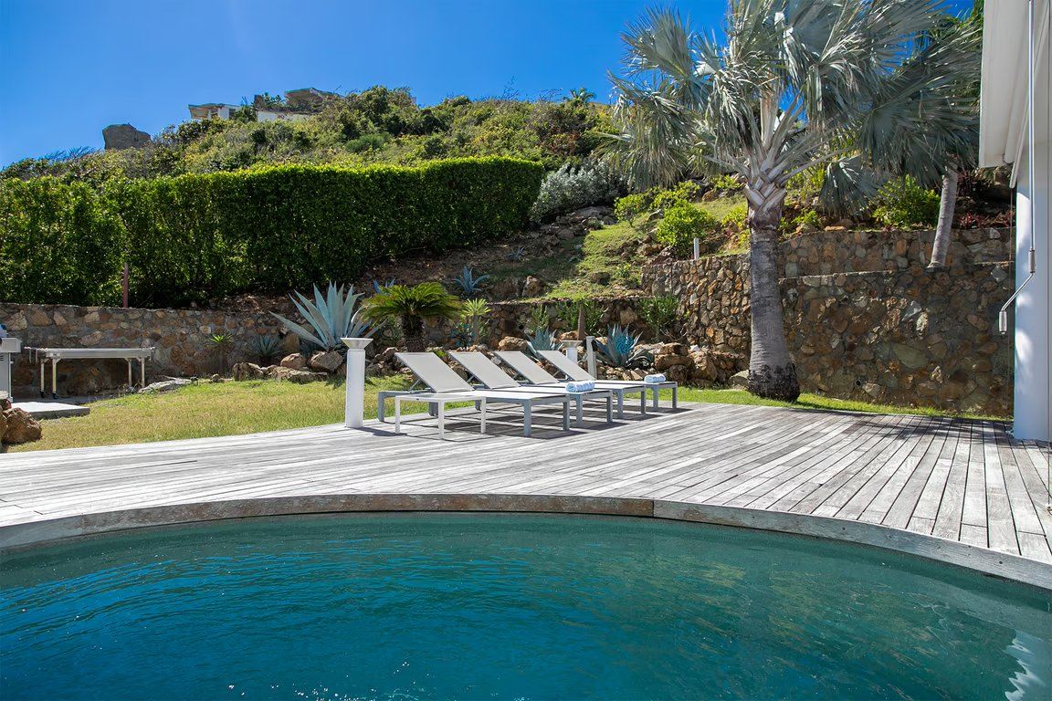 Villa Five Minutes More