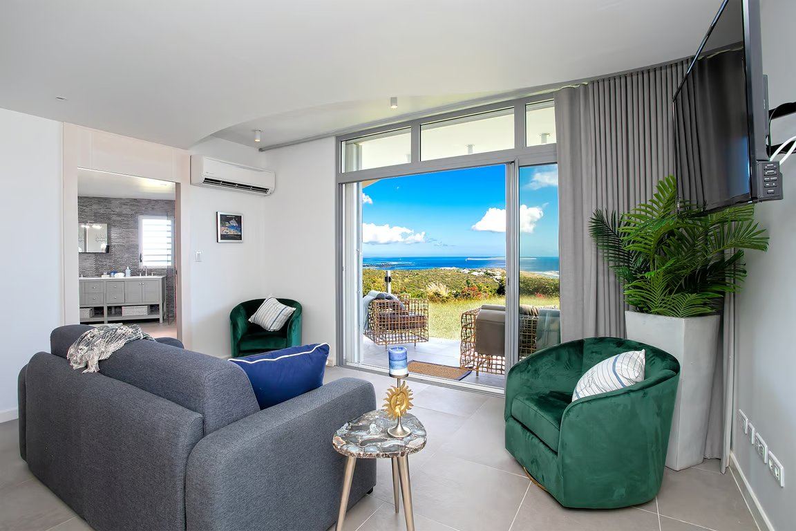 Villa Five Minutes More