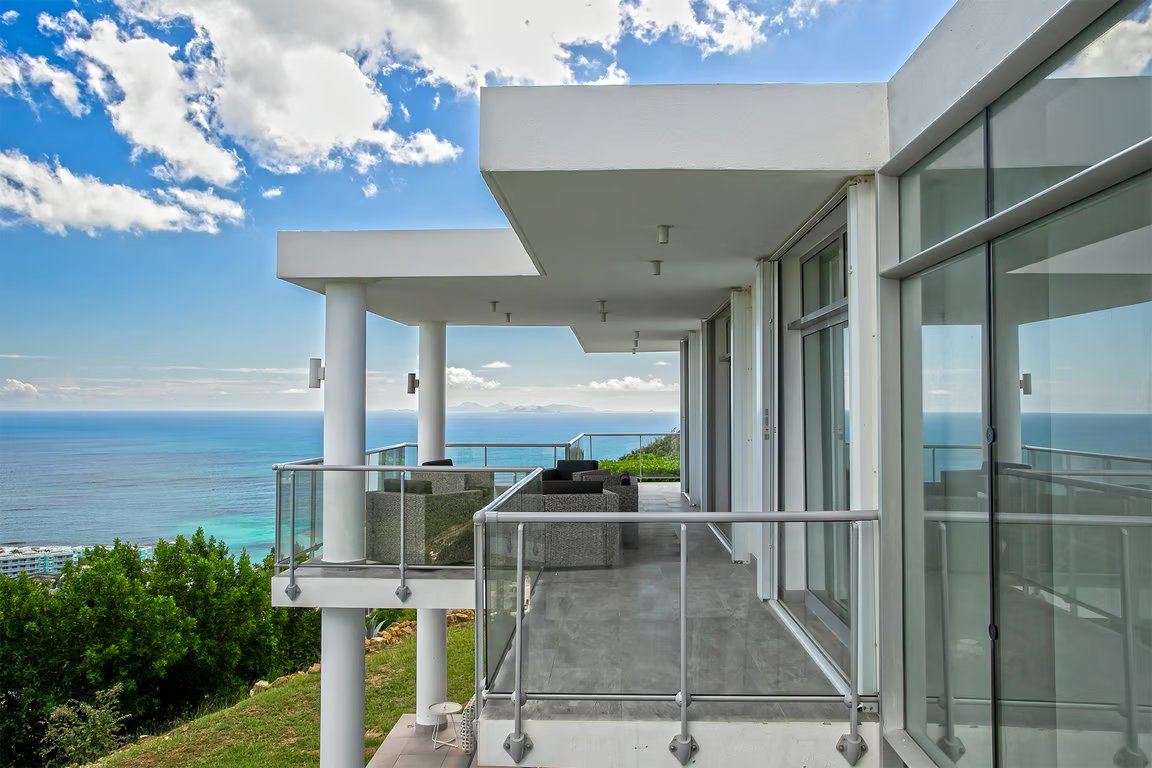 Villa Five Minutes More