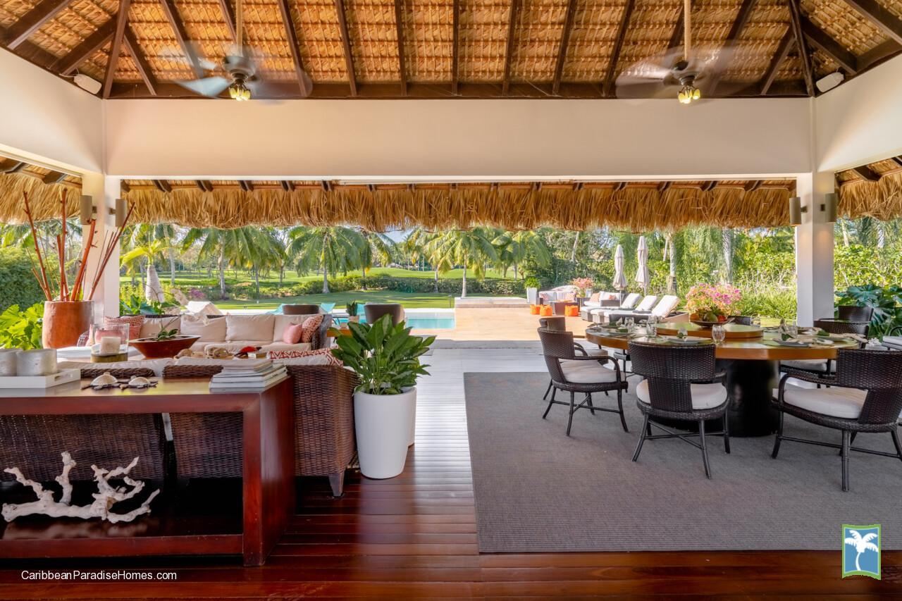 Tropical Modern - Casa de Campo