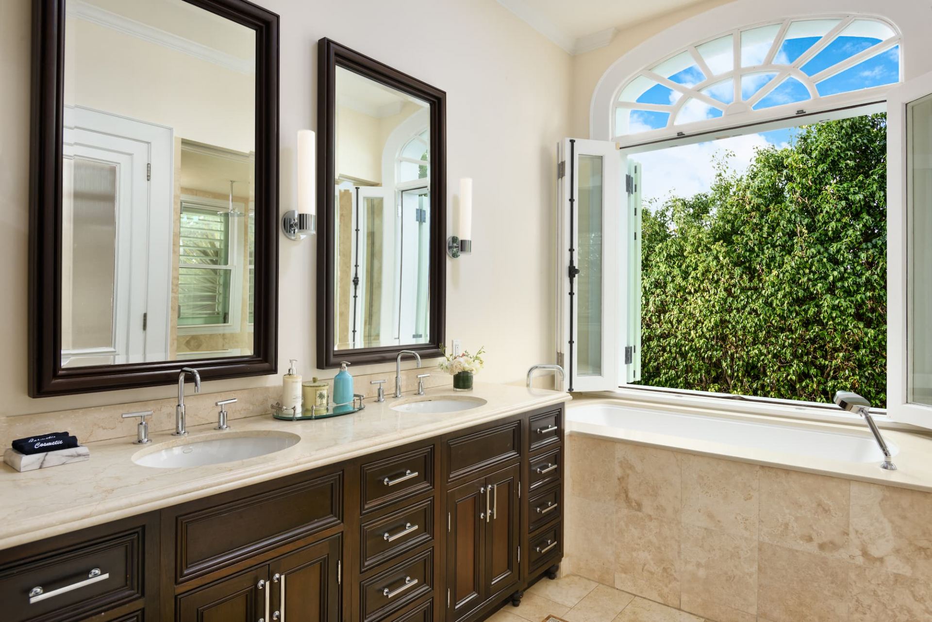 Villa Shambhala 5 BR