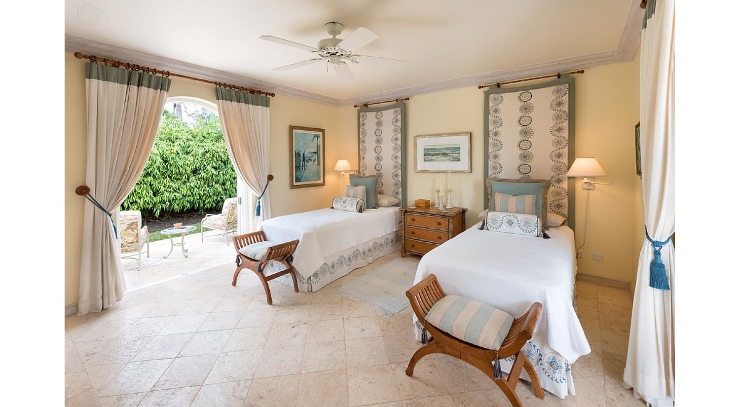 Palm Ridge 10, Benjoli Breeze