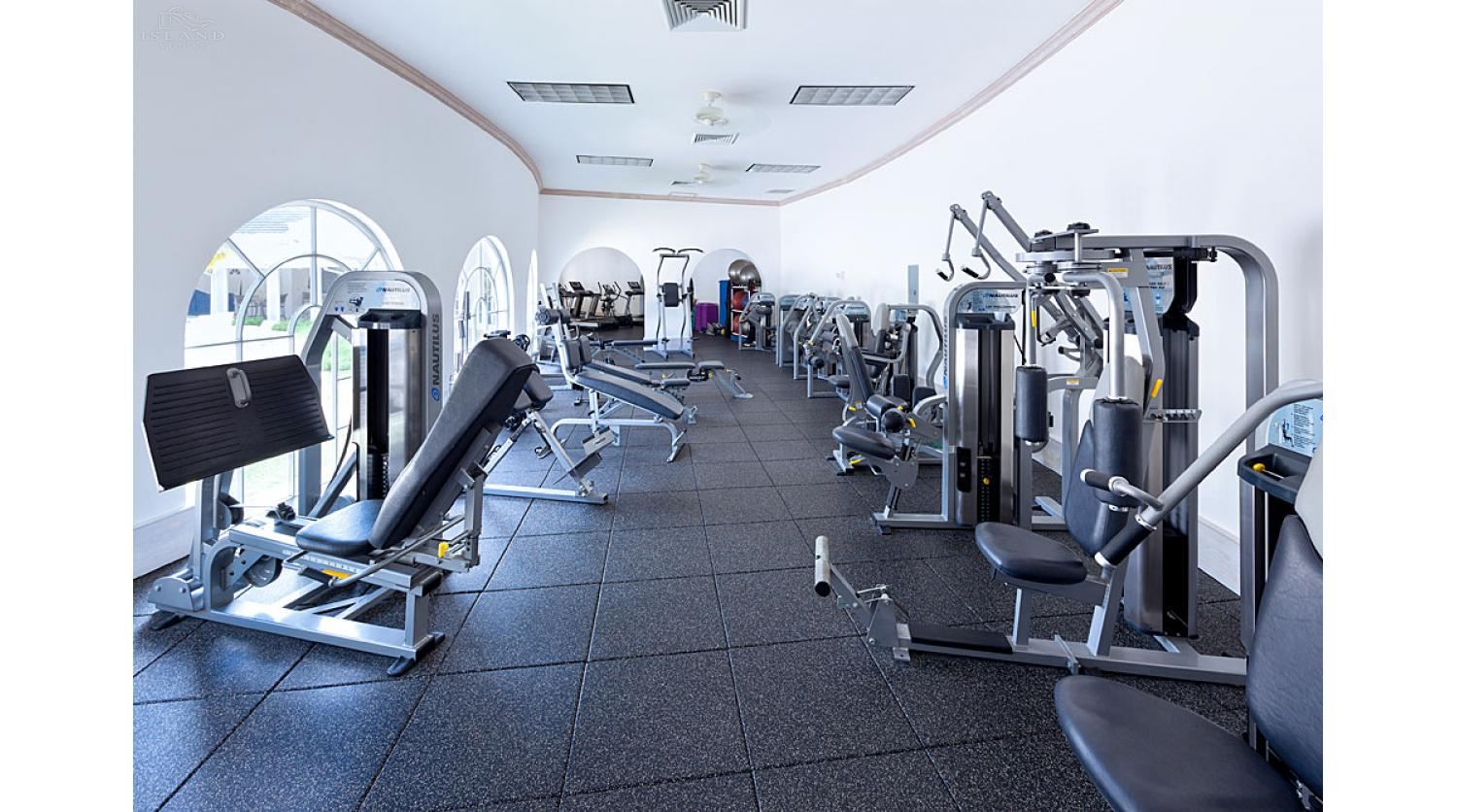 Coconut Grove 8, West Mount