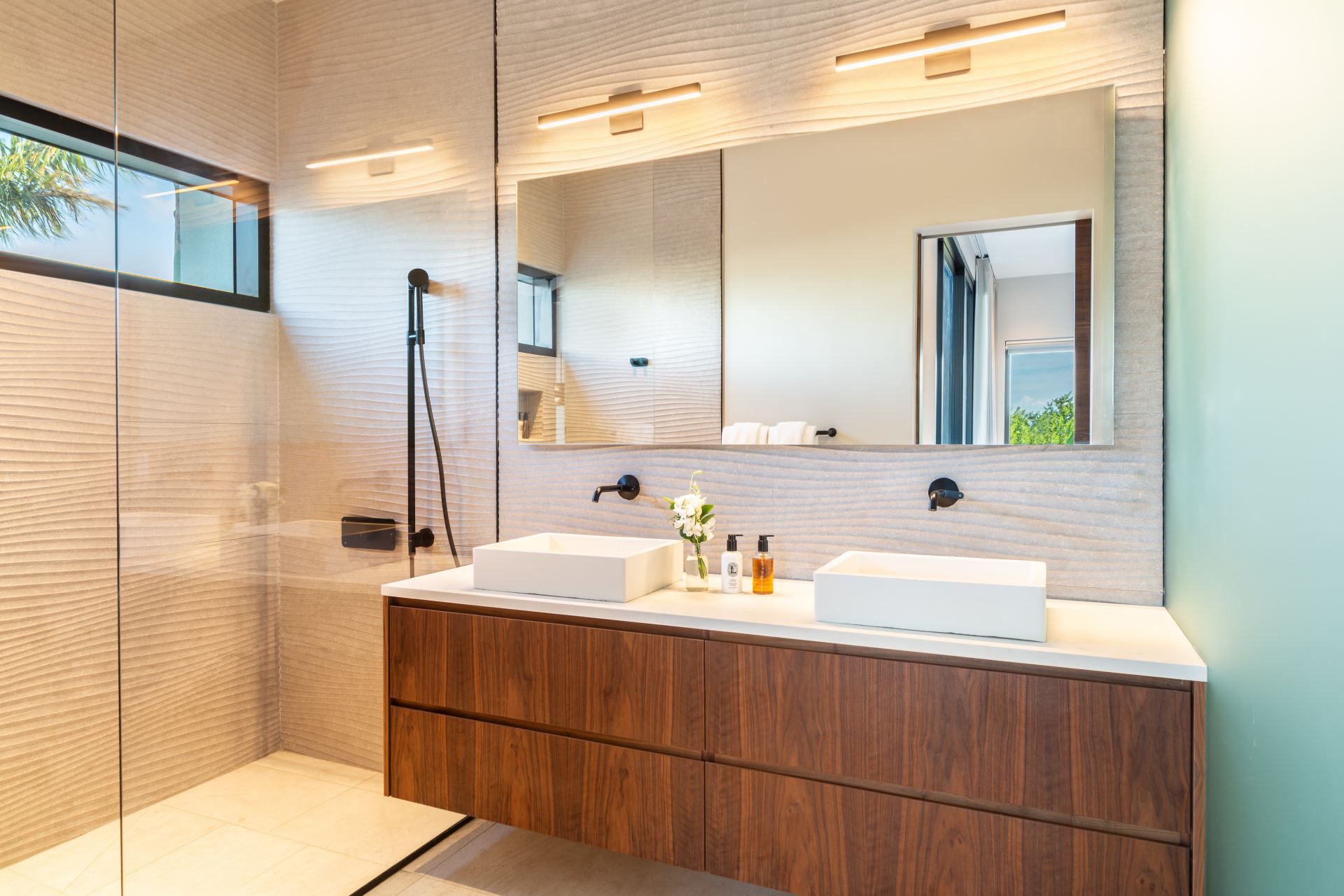 Solara - Turtle Tail