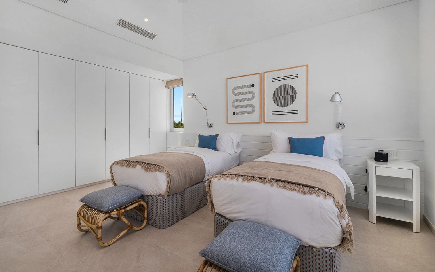 North Shore Enclave - 5 BDR BEACHFRONT VILLA