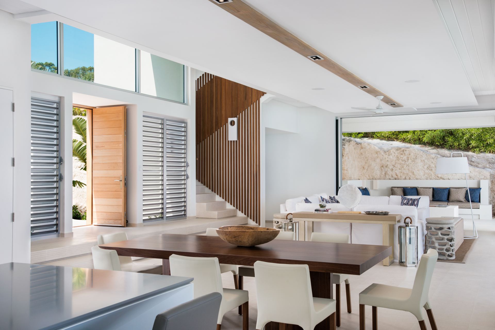 North Shore Enclave - 4 BDR BEACHFRONT VILLA