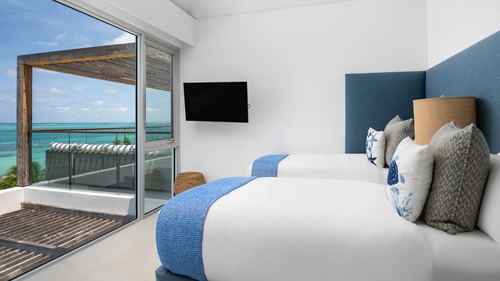 North Shore Enclave - 4 BDR BEACHFRONT VILLA