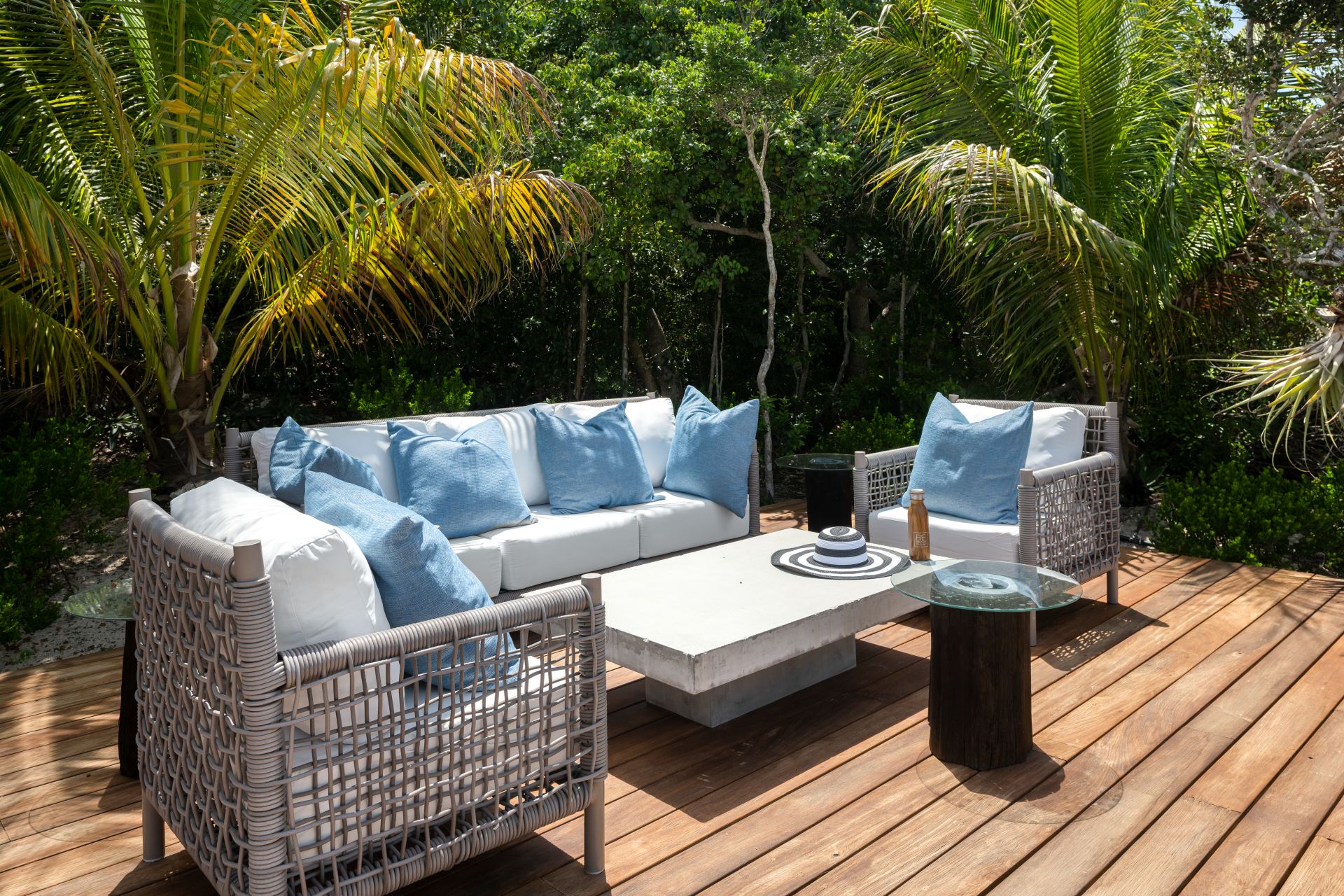 North Shore Enclave - 4 BDR BEACHFRONT VILLA