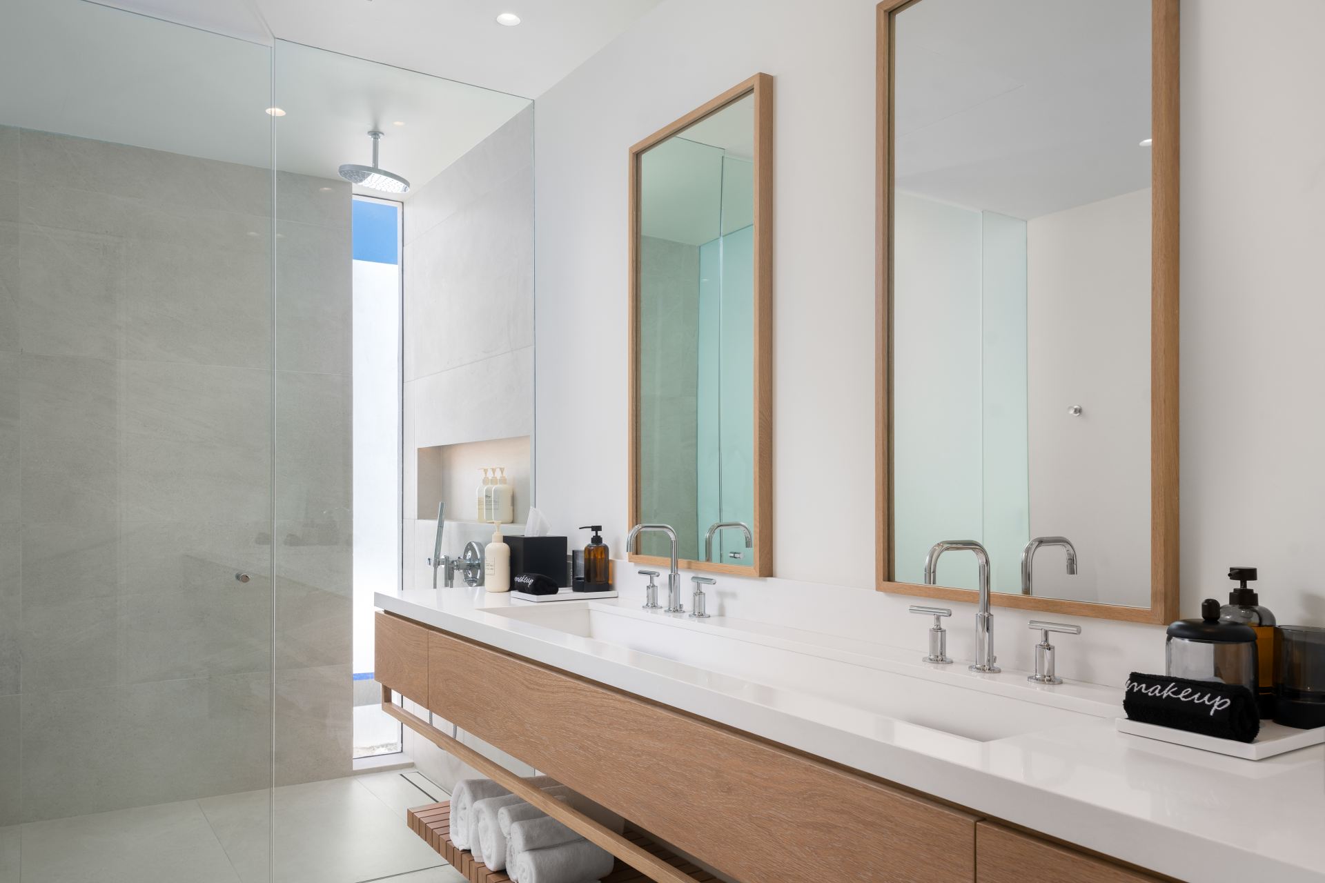 North Shore Enclave - 4 BDR OCEAN FRONT BEACH HOUSE