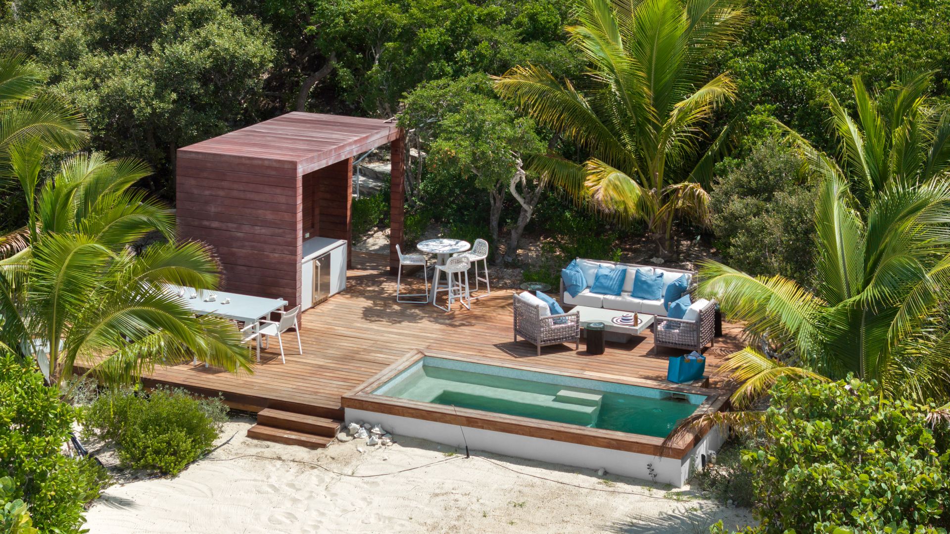 North Shore Enclave - 4 BDR BEACHFRONT VILLA