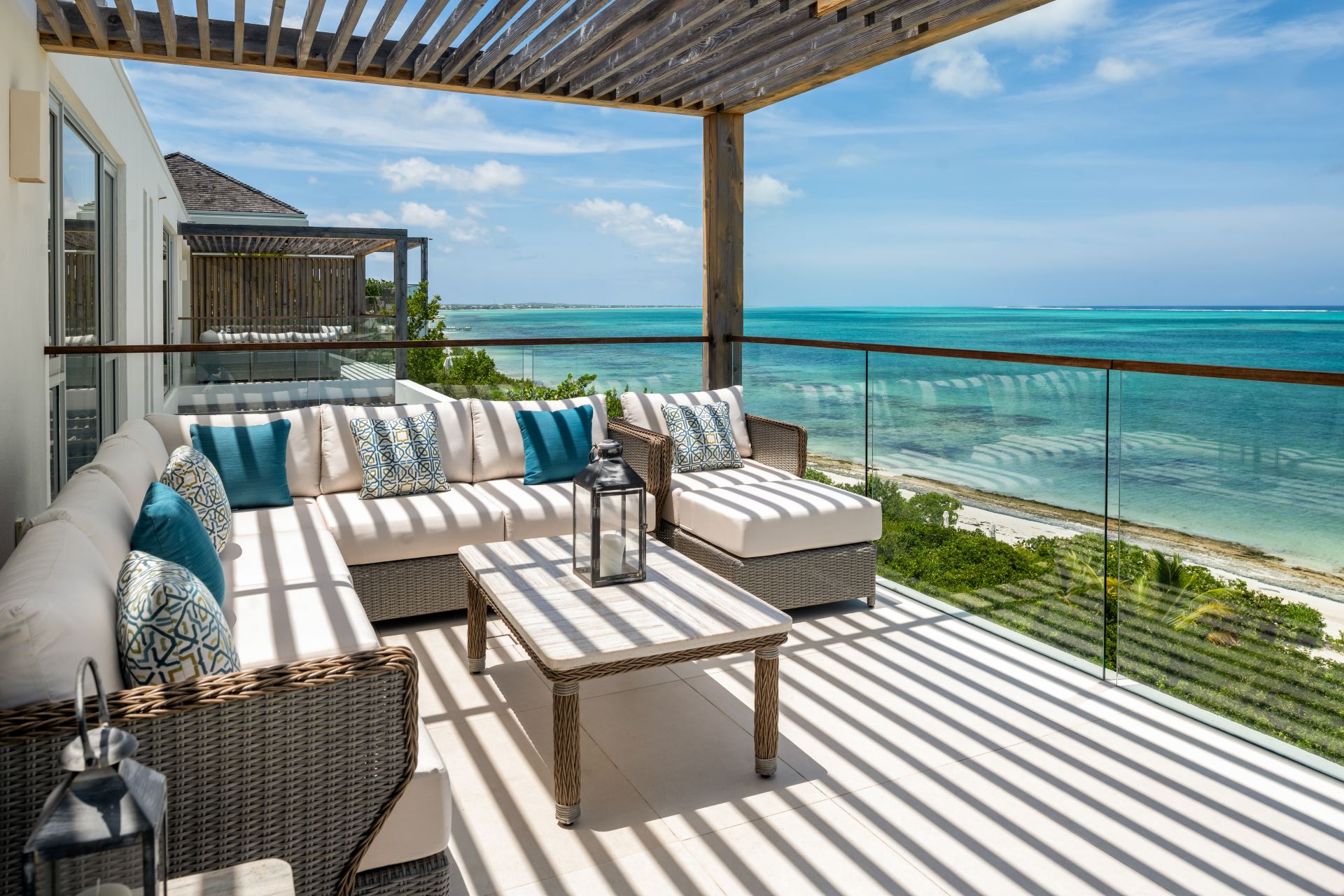 North Shore Enclave - 4 BDR BEACHFRONT VILLA