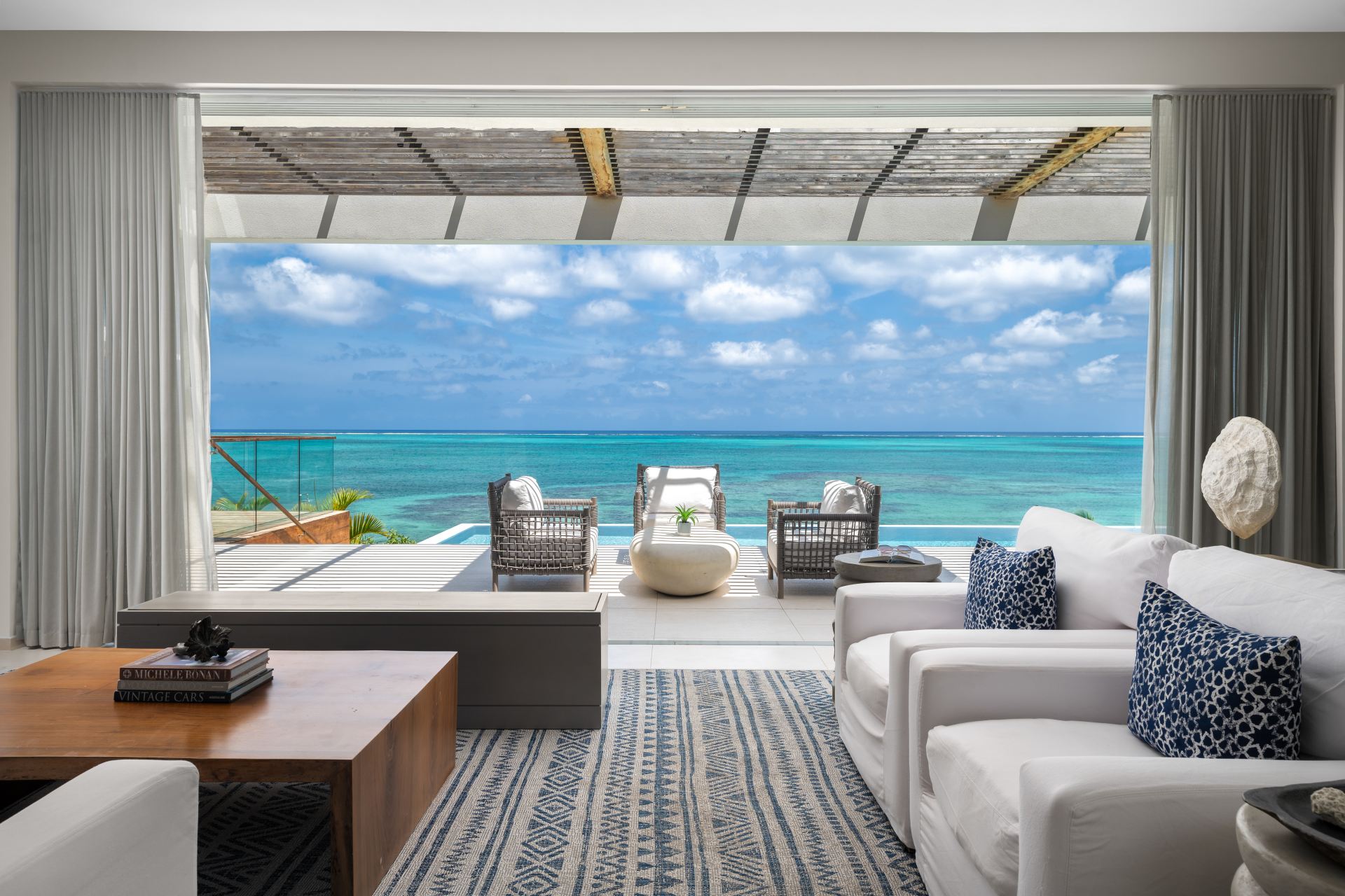 North Shore Enclave - 4 BDR BEACHFRONT VILLA