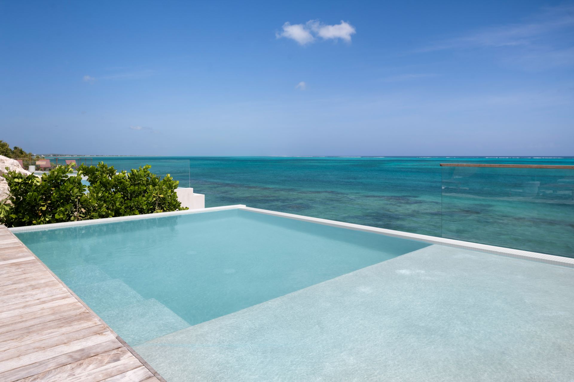 North Shore Enclave - 3 BDR OCEAN FRONT BEACH HOUSE