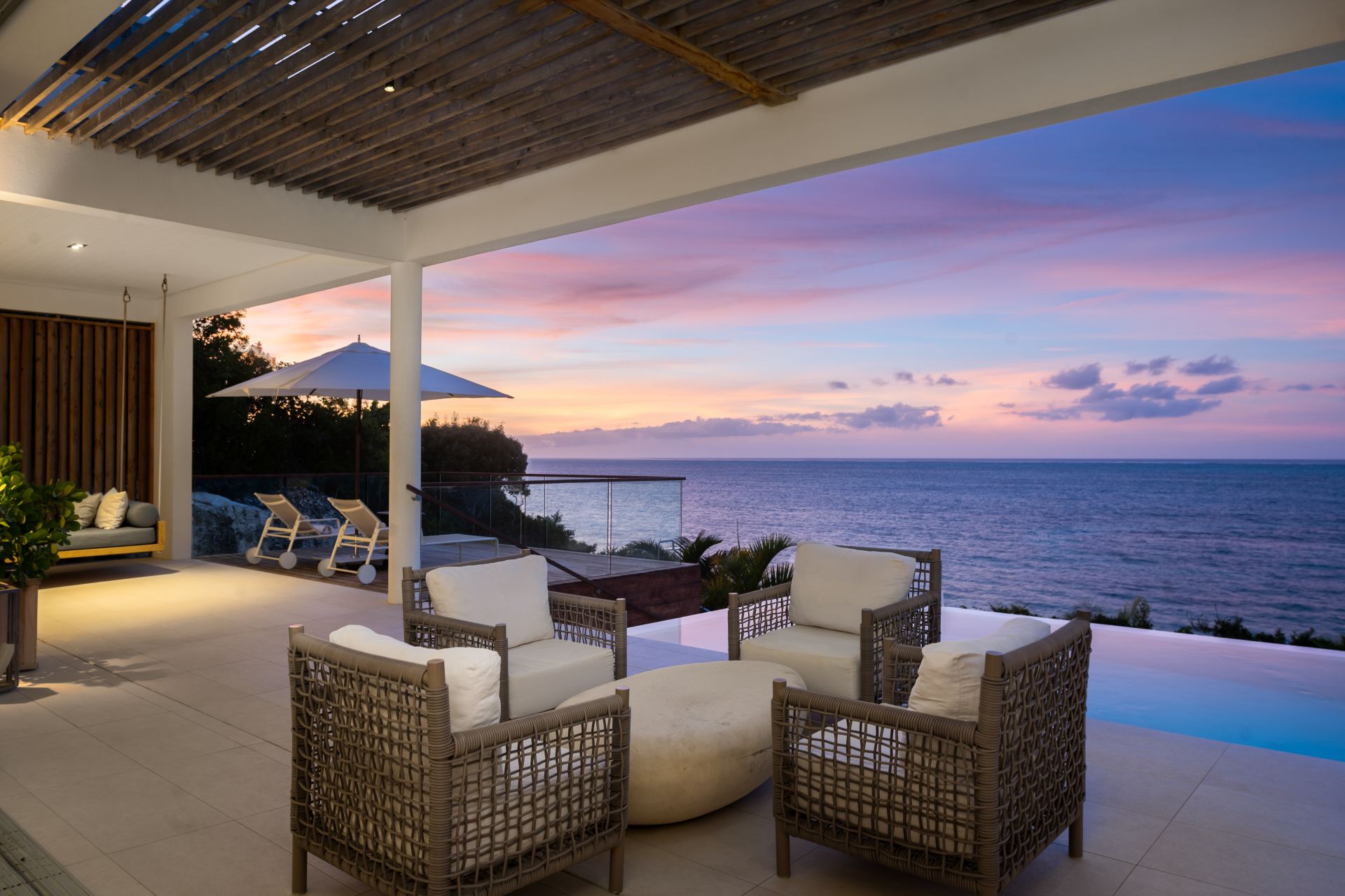 North Shore Enclave - 4 BDR BEACHFRONT VILLA