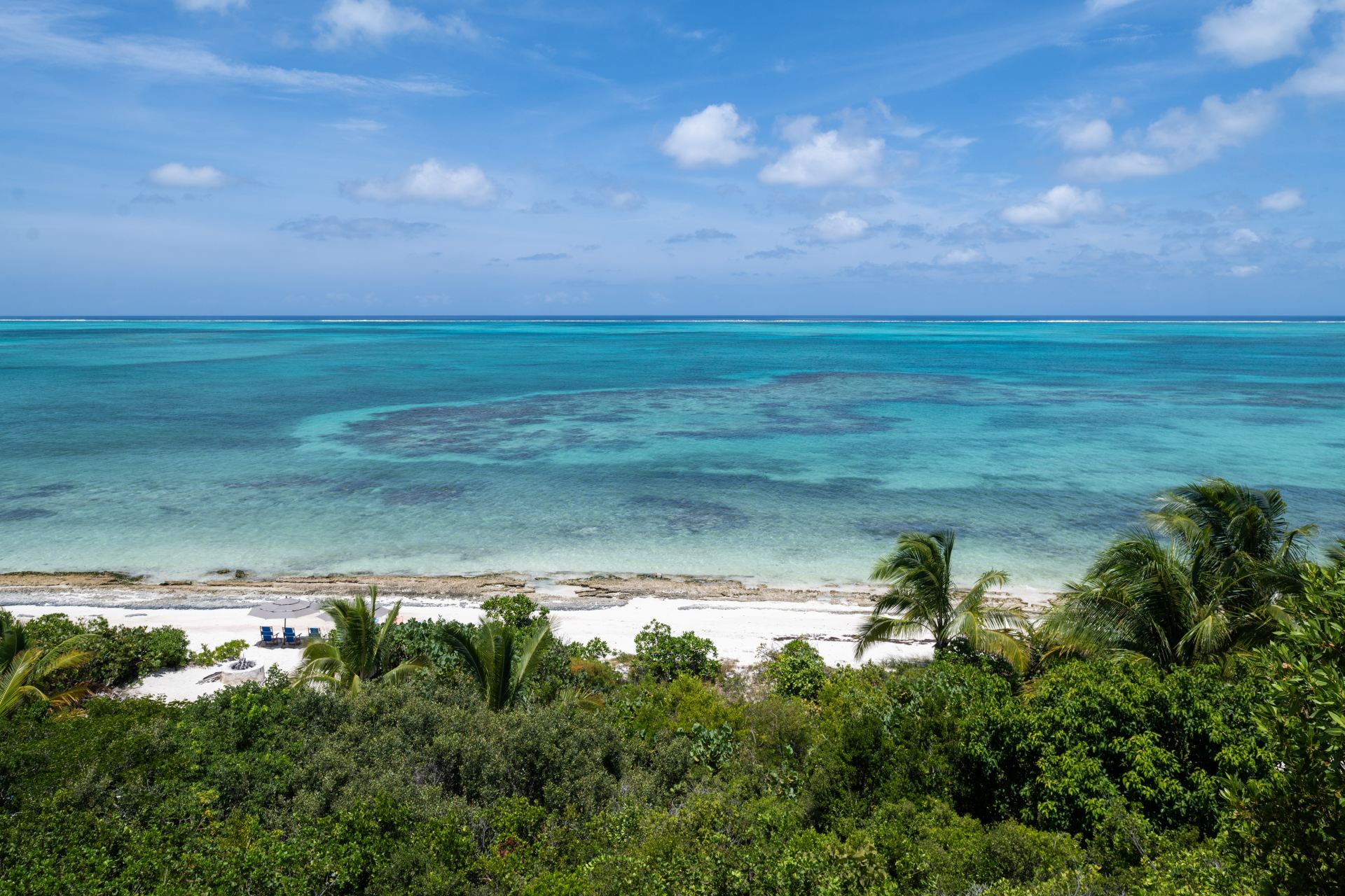 North Shore Enclave - 4 BDR BEACHFRONT VILLA