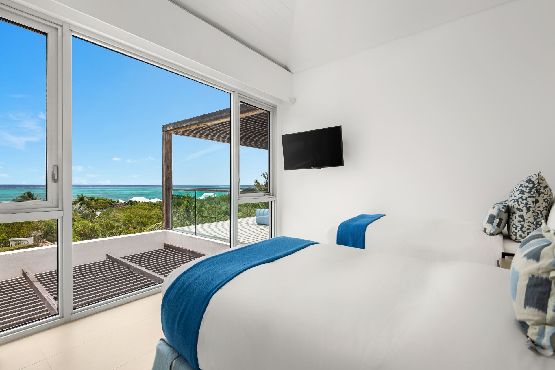 North Shore Enclave - 5 BDR OCEAN VIEW VILLA