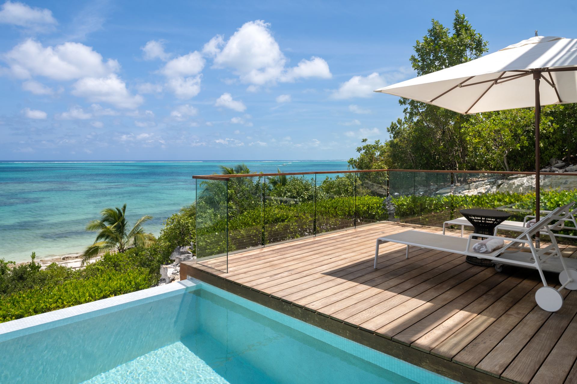 North Shore Enclave - 4 BDR BEACHFRONT VILLA