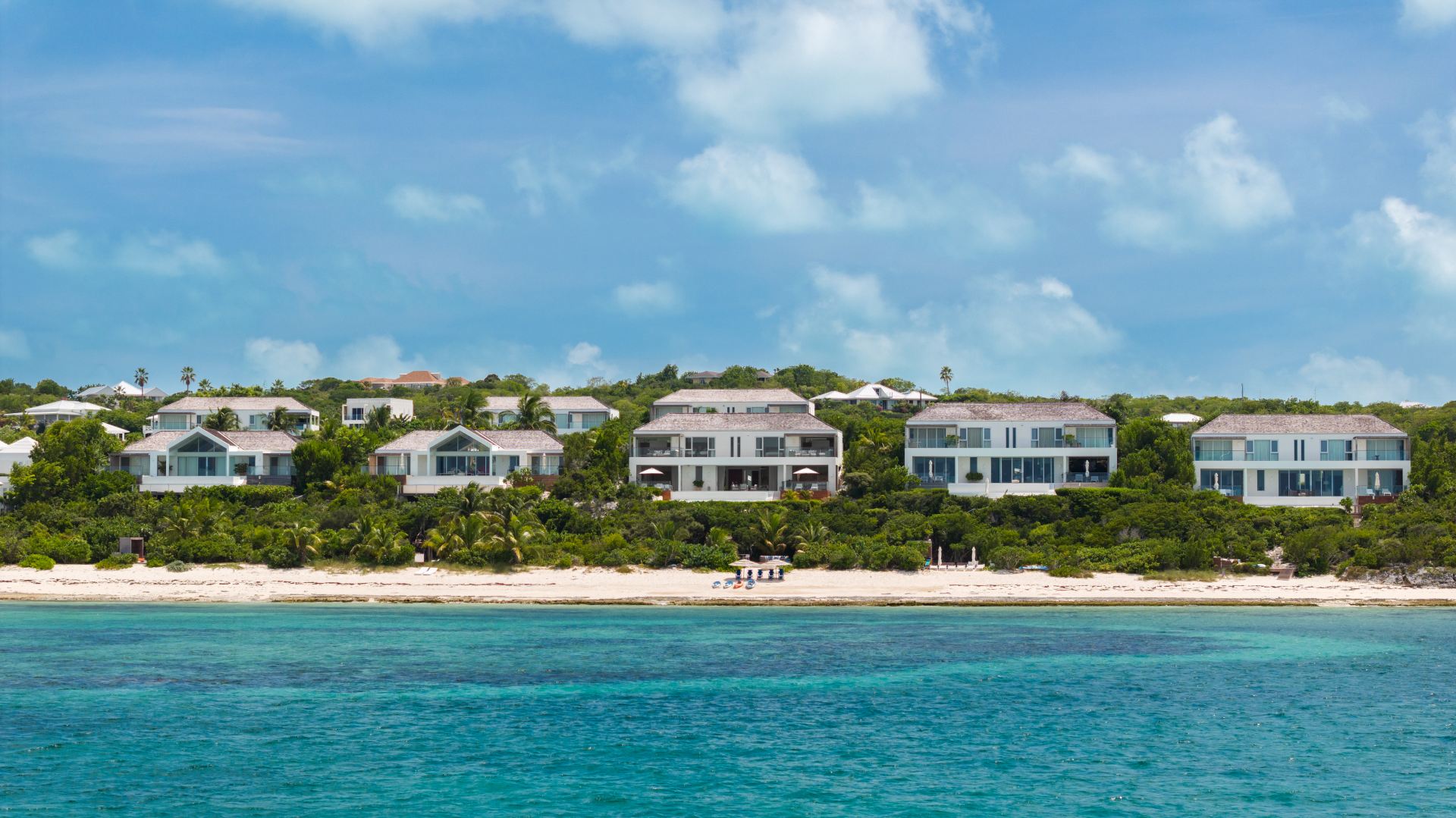 North Shore Enclave - 4 BDR BEACHFRONT VILLA