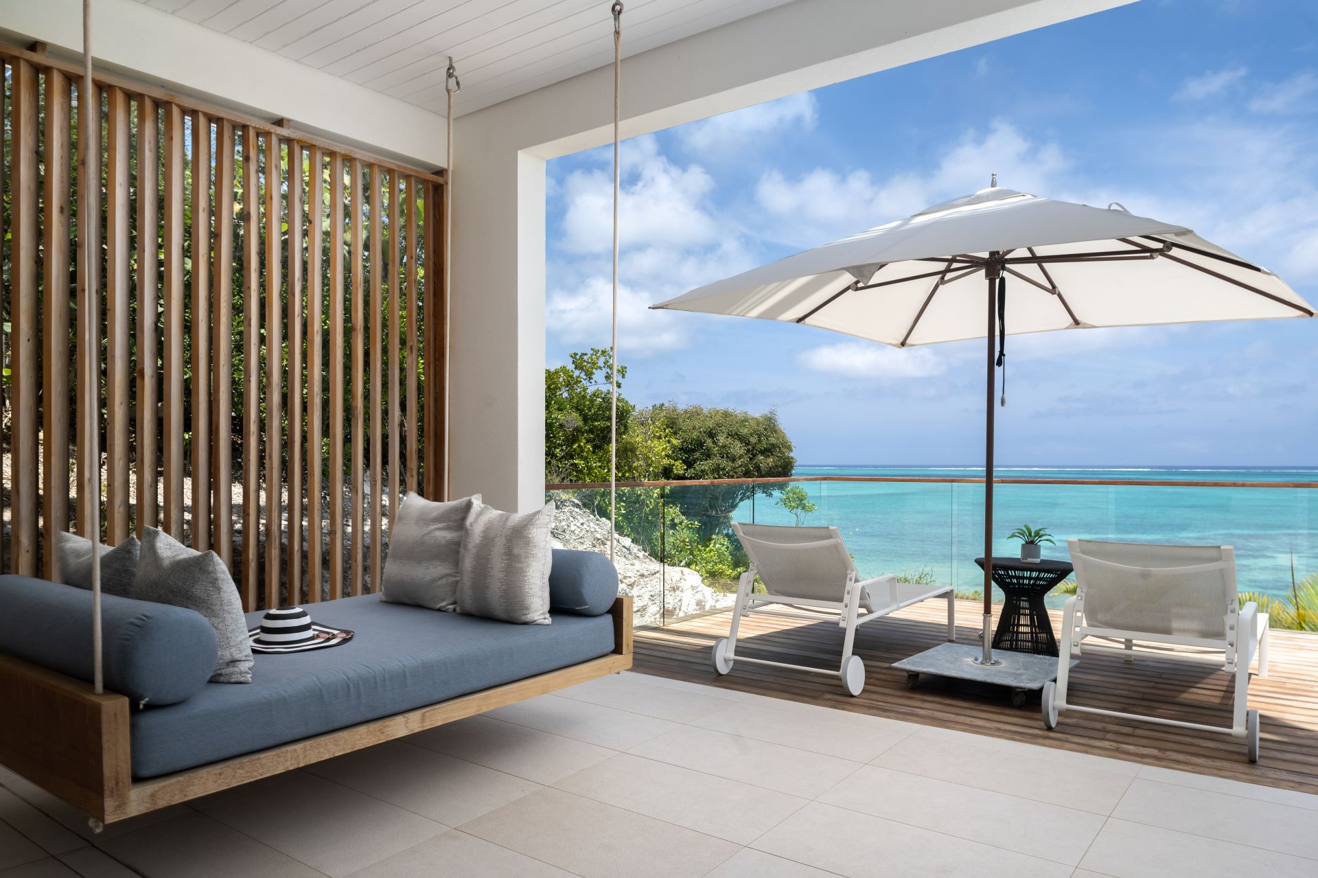 North Shore Enclave - 4 BDR BEACHFRONT VILLA