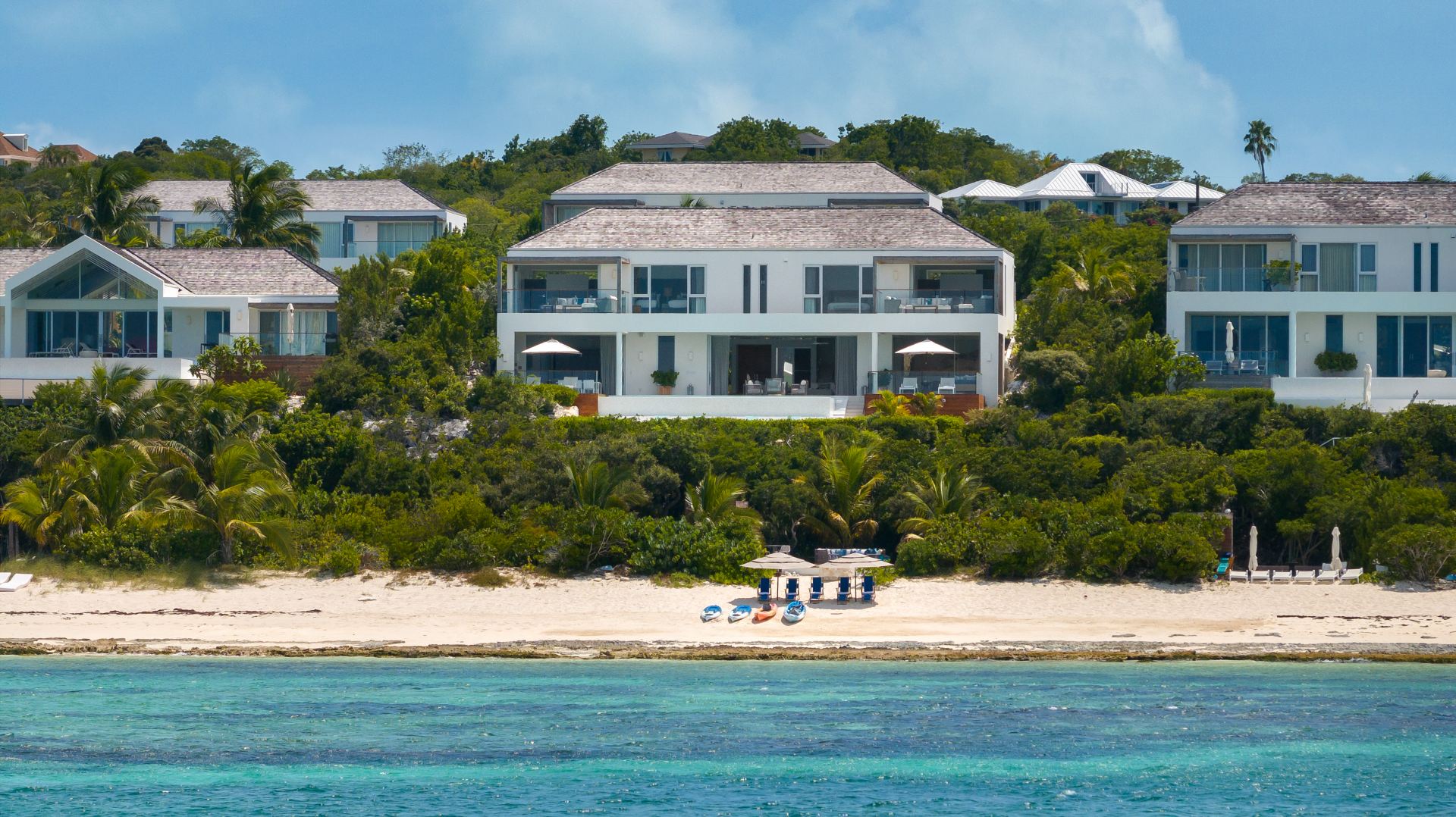 North Shore Enclave - 4 BDR BEACHFRONT VILLA