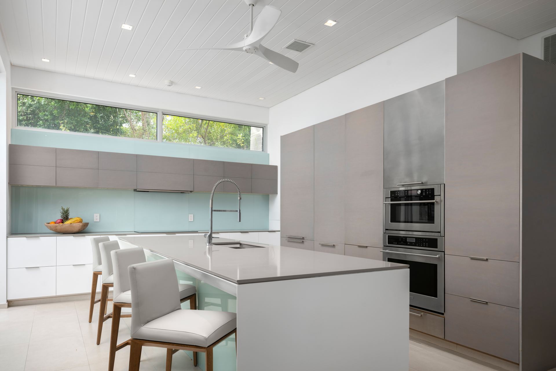 North Shore Enclave - 4 BDR BEACHFRONT VILLA