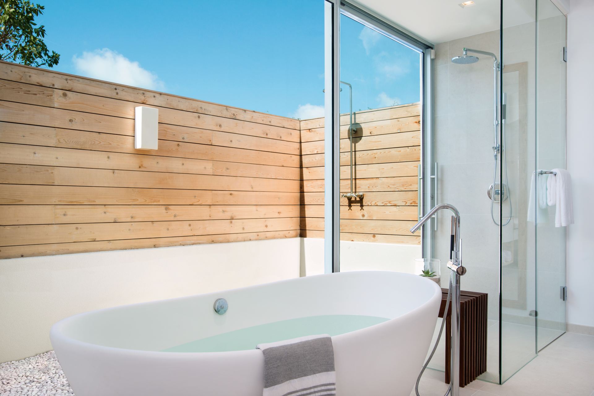 North Shore Enclave - 4 BDR BEACHFRONT VILLA