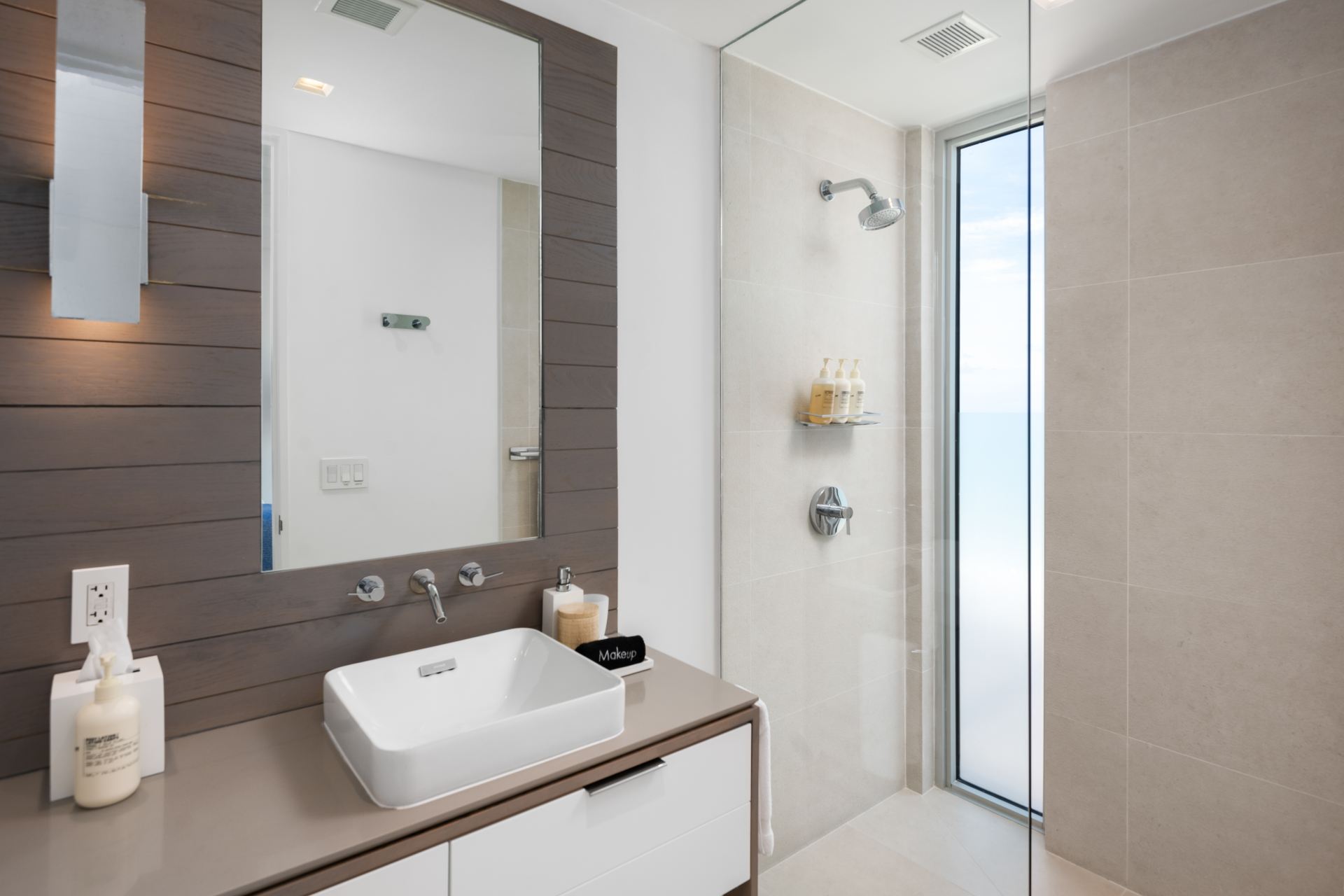 North Shore Enclave - 4 BDR BEACHFRONT VILLA