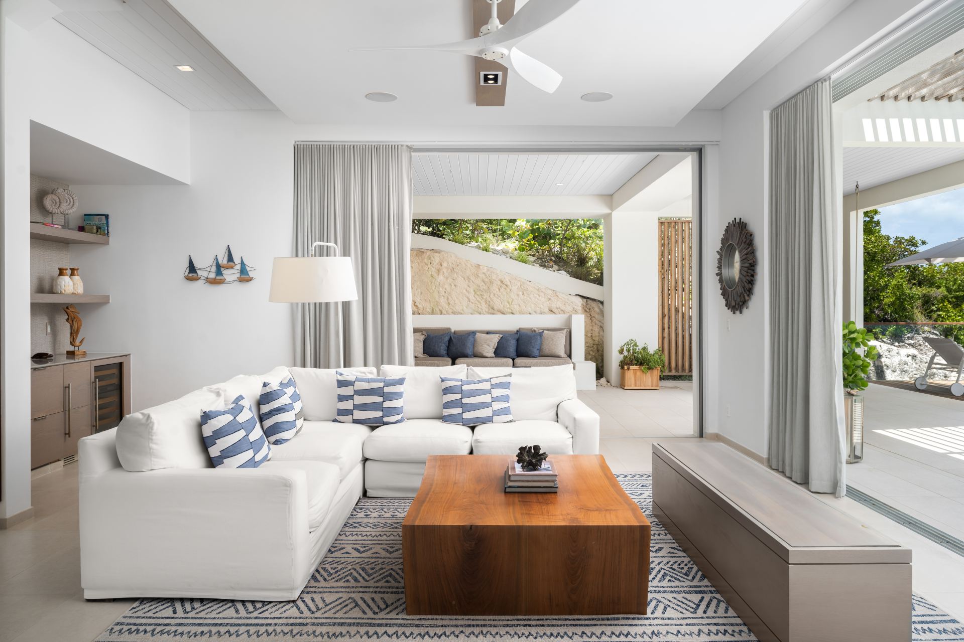 North Shore Enclave - 4 BDR BEACHFRONT VILLA