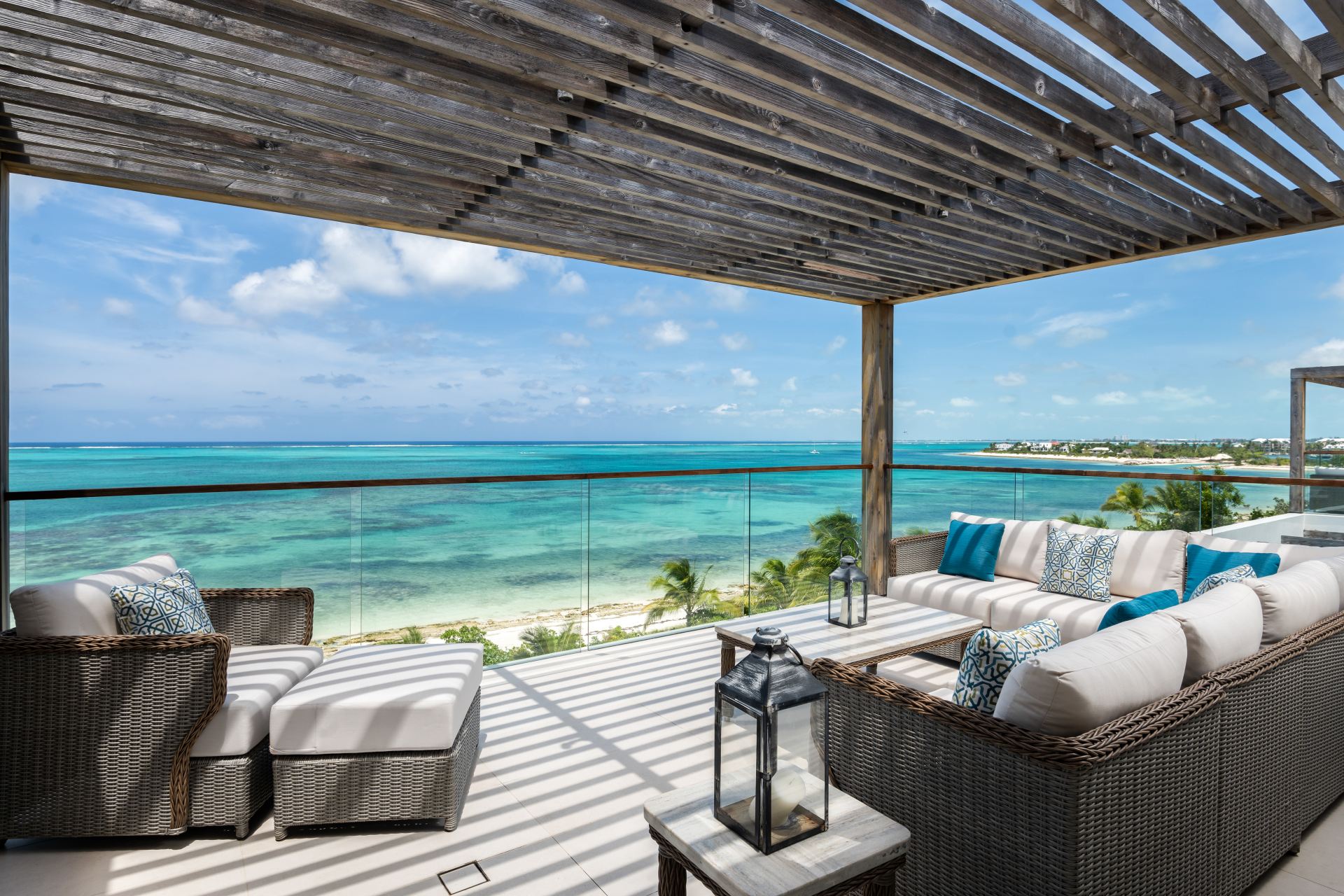 North Shore Enclave - 4 BDR BEACHFRONT VILLA