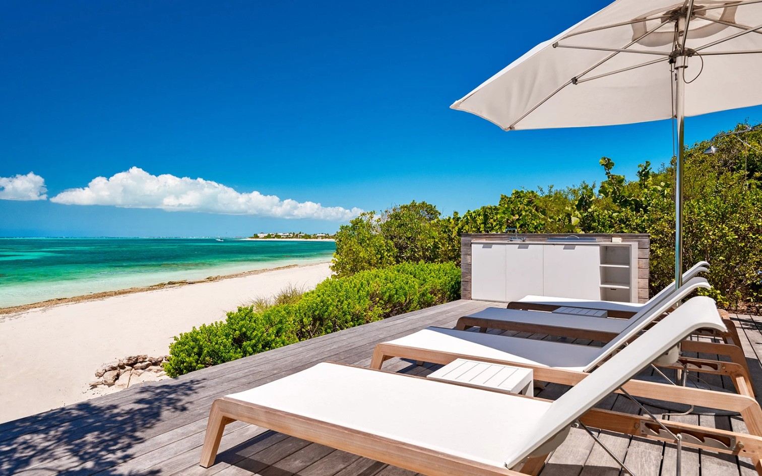 North Shore Enclave - 5 BDR BEACHFRONT VILLA