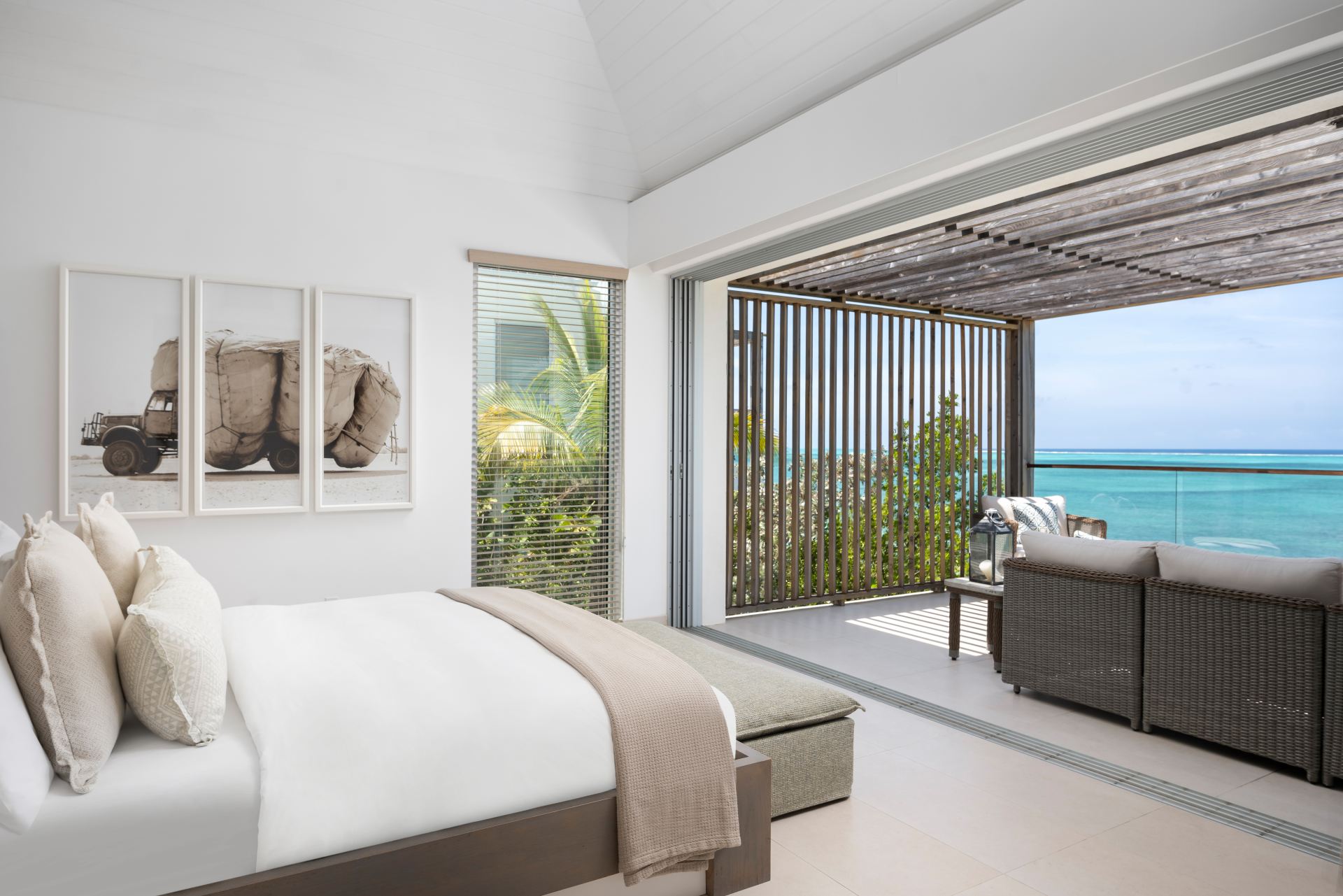 North Shore Enclave - 4 BDR BEACHFRONT VILLA