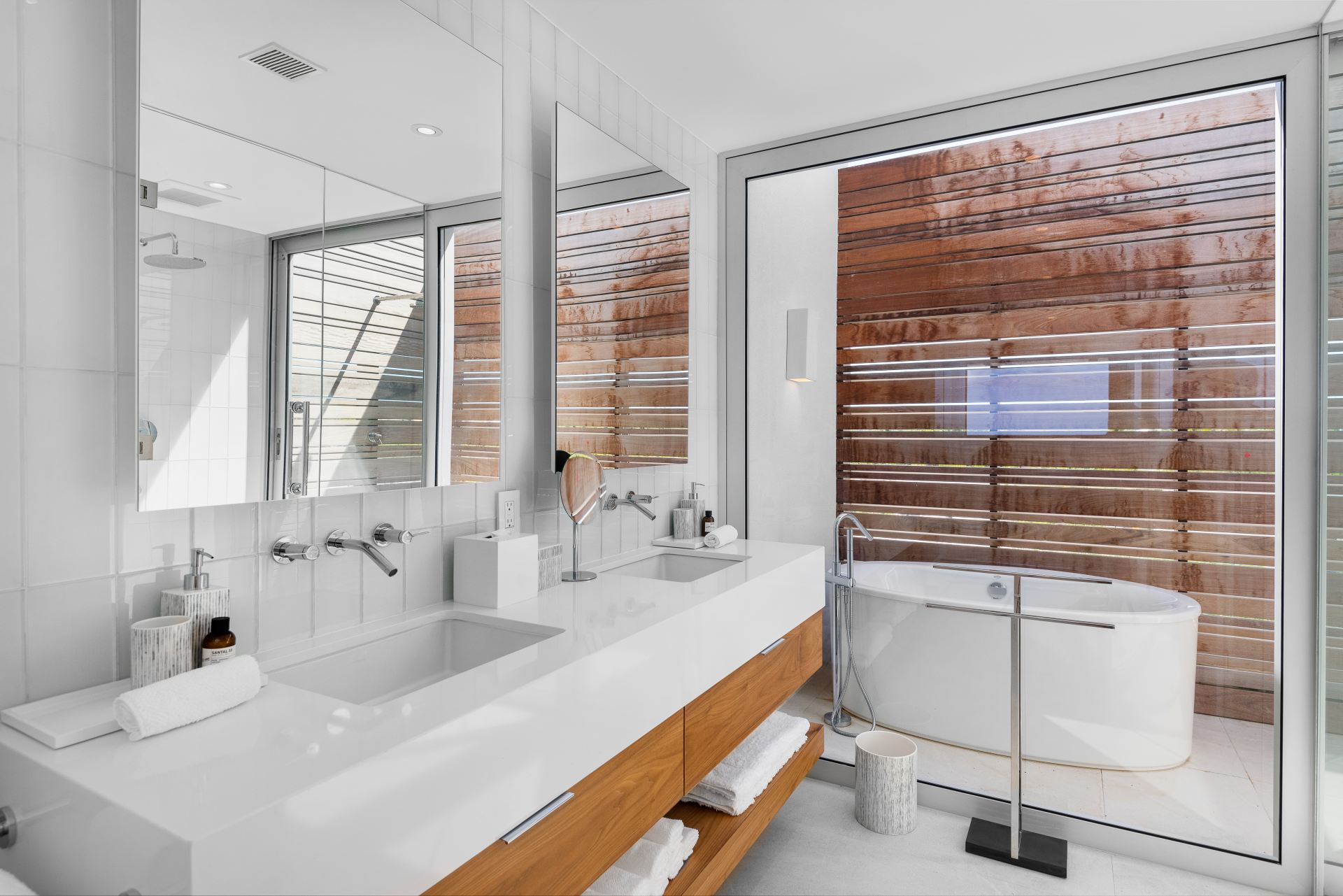 Grace Bay Enclave - 5 BDR OCEAN VIEW VILLA