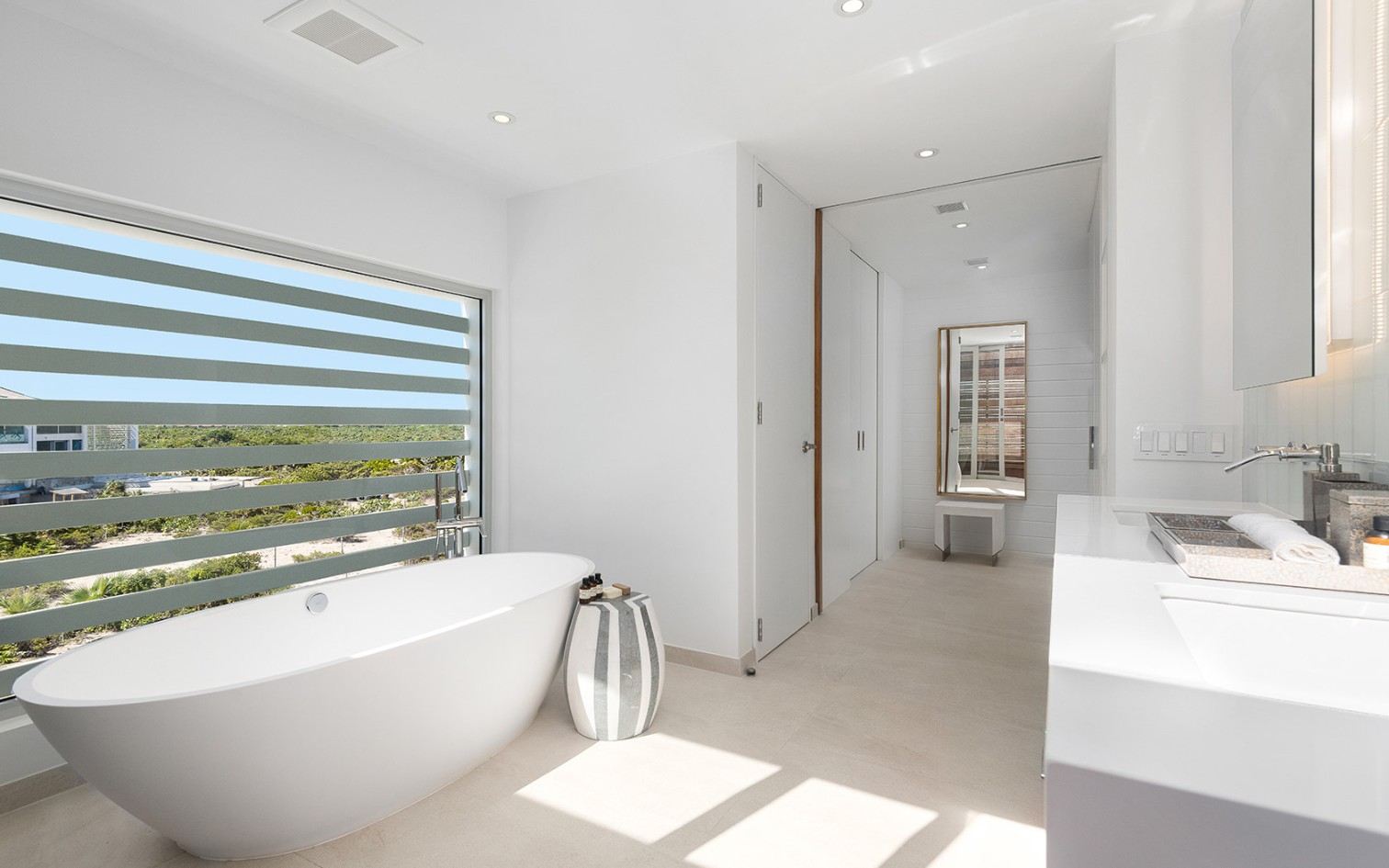 Grace Bay Enclave - 6 BDR PREMIUM OCEAN VIEW VILLA