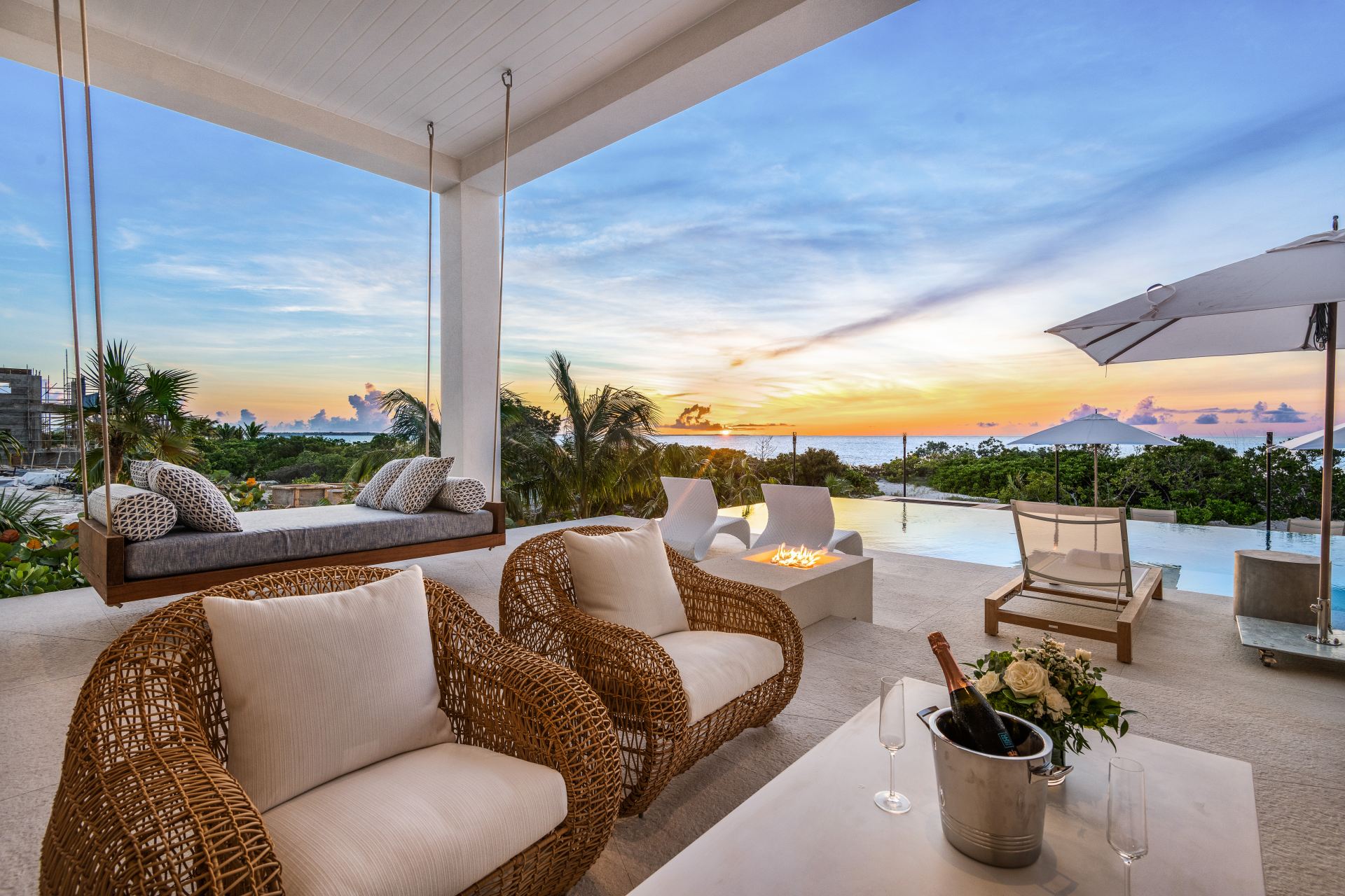 Grace Bay Enclave - 5 BDR BEACHFRONT VILLA