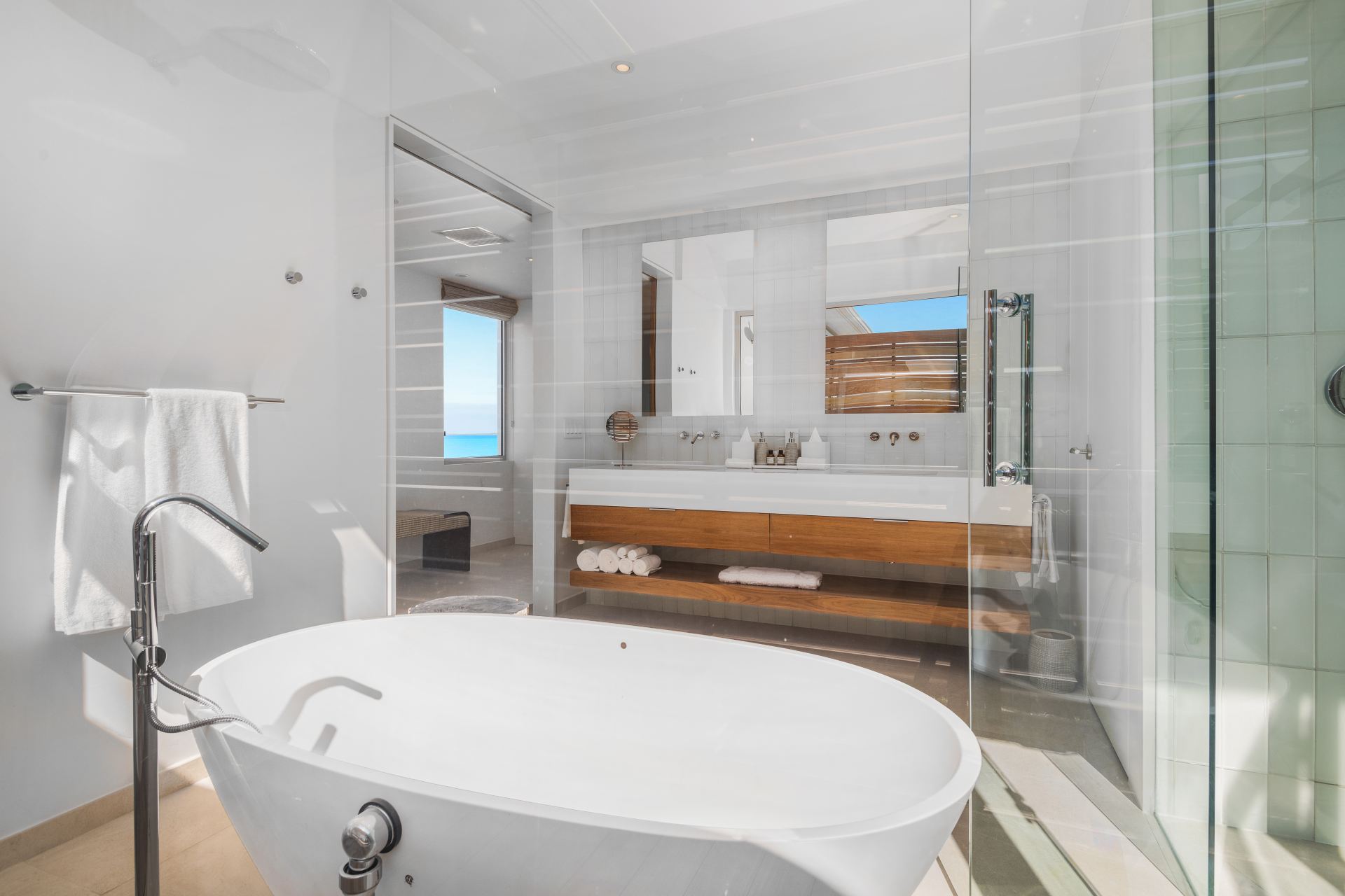 Grace Bay Enclave - 5 BDR BEACHFRONT VILLA