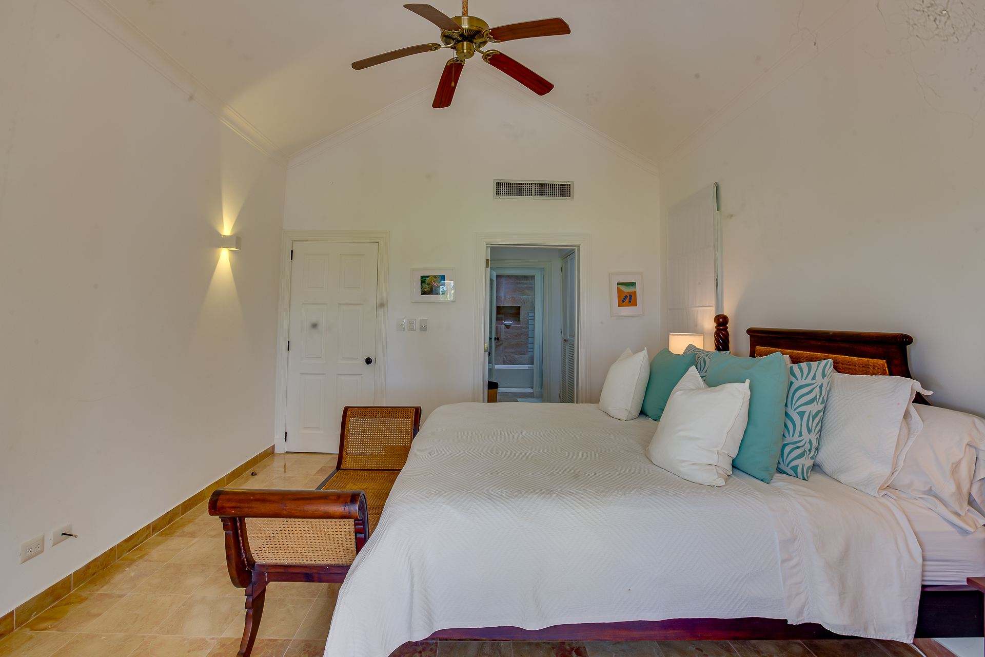 Villa Tortuga Bay B6