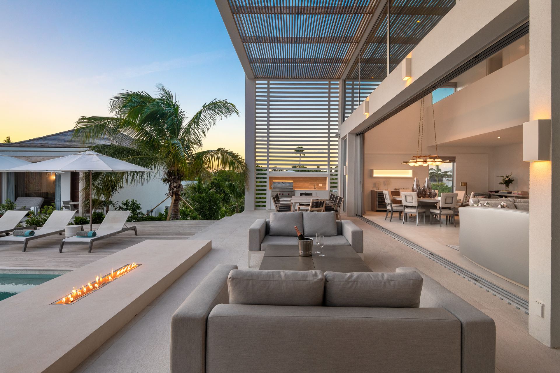 Grace Bay Enclave - 6 BDR PREMIUM OCEAN VIEW VILLA