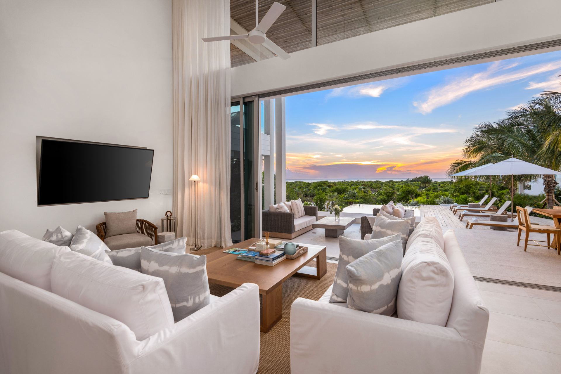Grace Bay Enclave - 5 BDR OCEAN VIEW VILLA