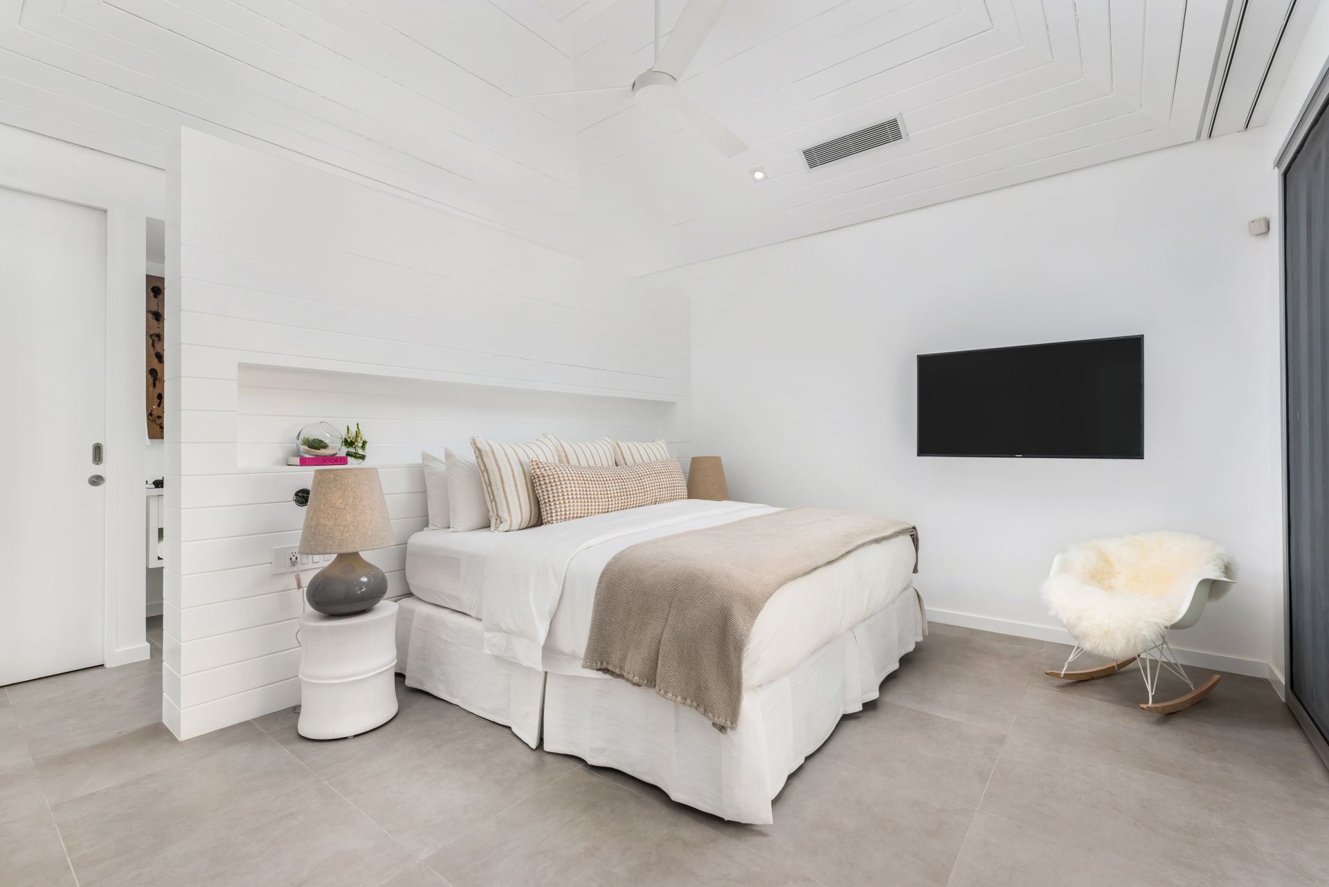 Long Bay Enclave - 5 BDR BEACHFRONT VILLA