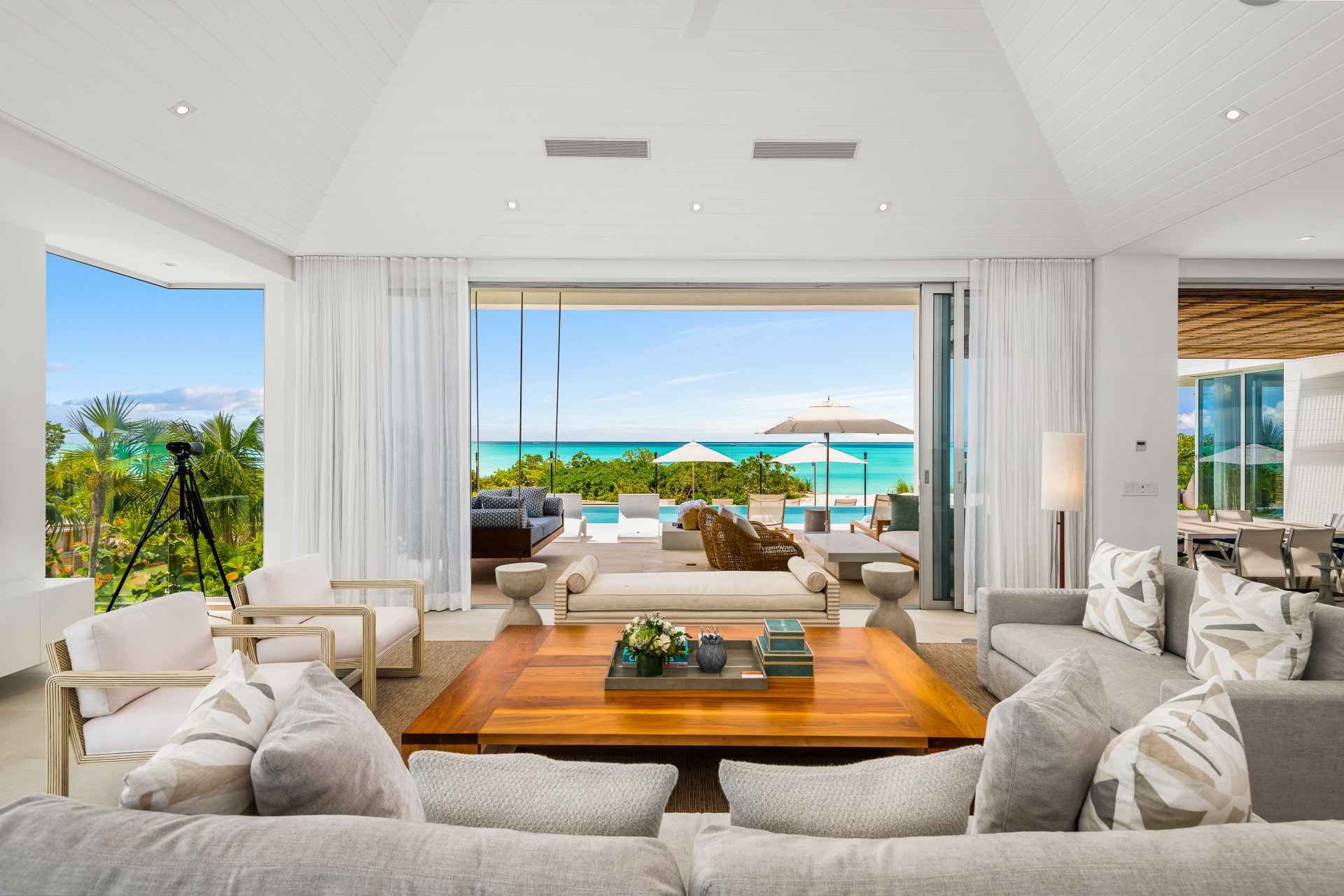 Grace Bay Enclave - 5 BDR BEACHFRONT VILLA