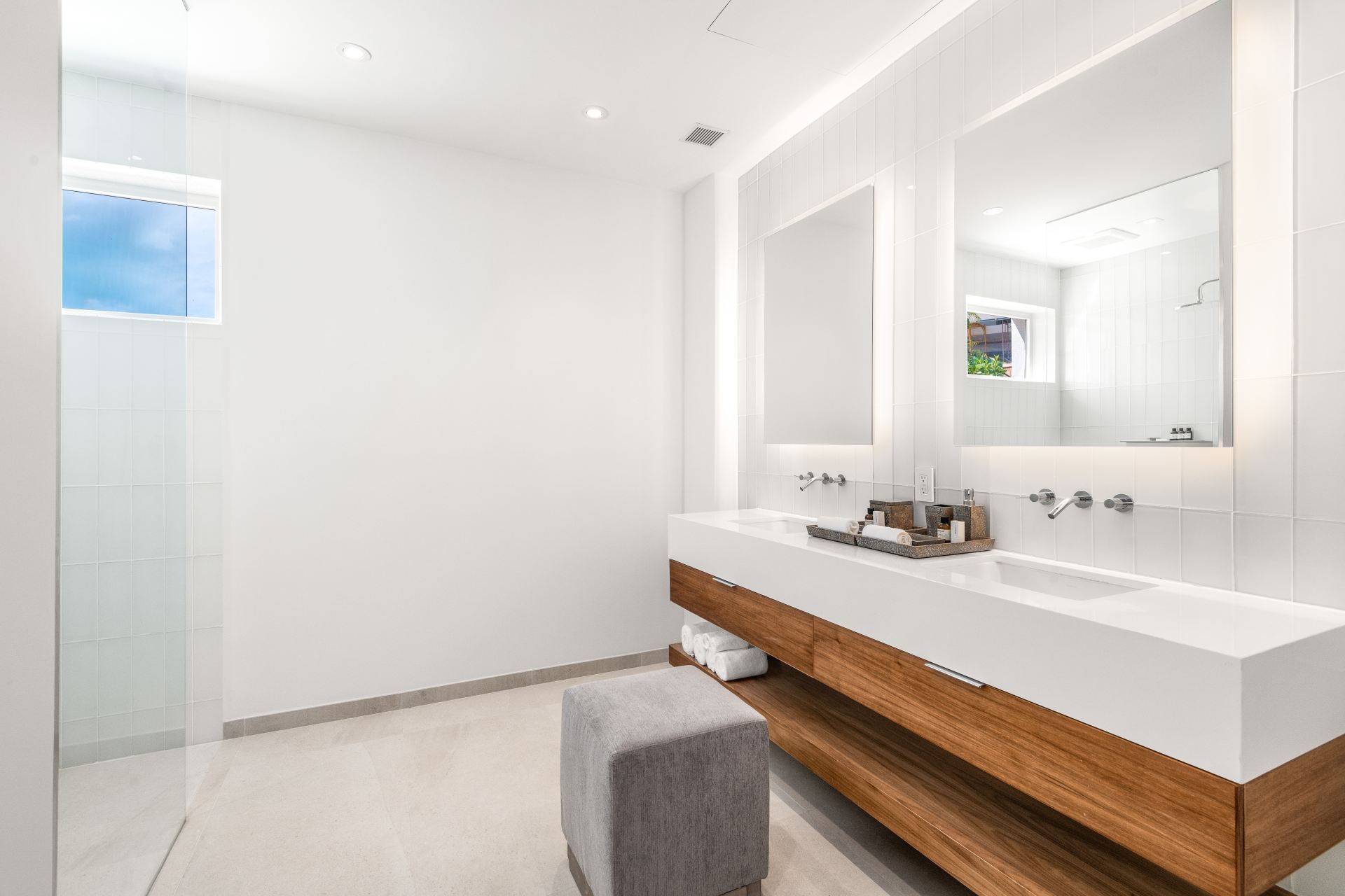 Grace Bay Enclave - 6 BDR PREMIUM OCEAN VIEW VILLA