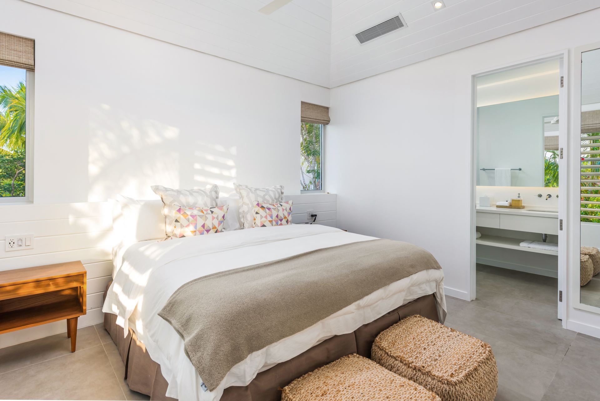 Long Bay Enclave - 5 BDR BEACHFRONT VILLA