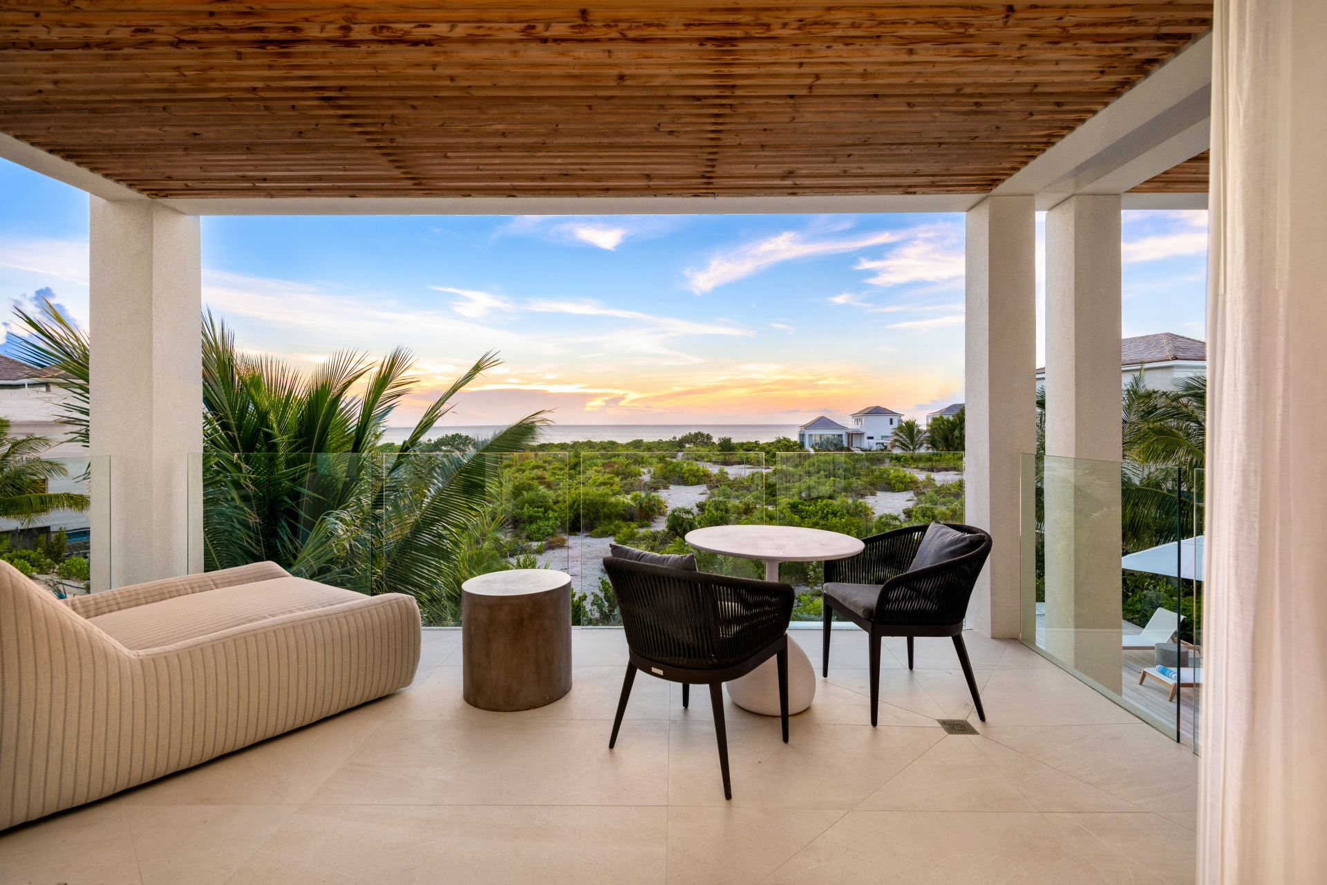 Grace Bay Enclave - 4 BDR OCEAN VIEW VILLA